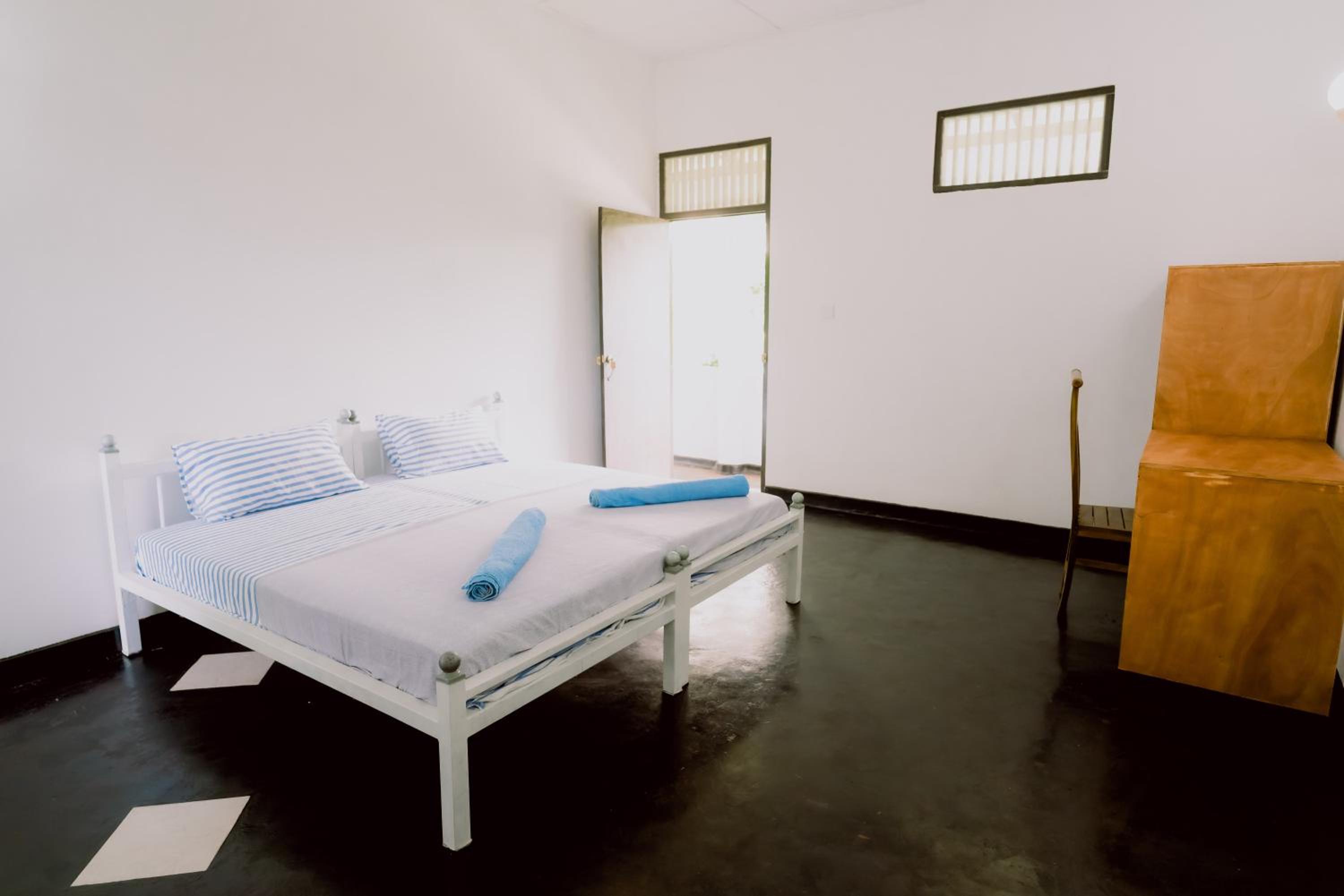 Double Room with Balcony - Photo 7