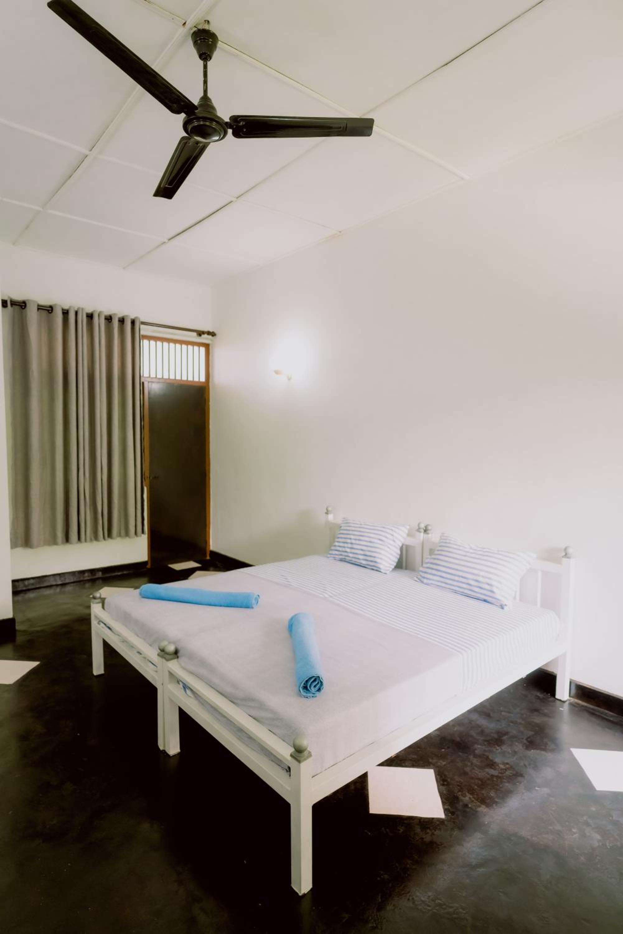 Double Room with Balcony - Photo 6