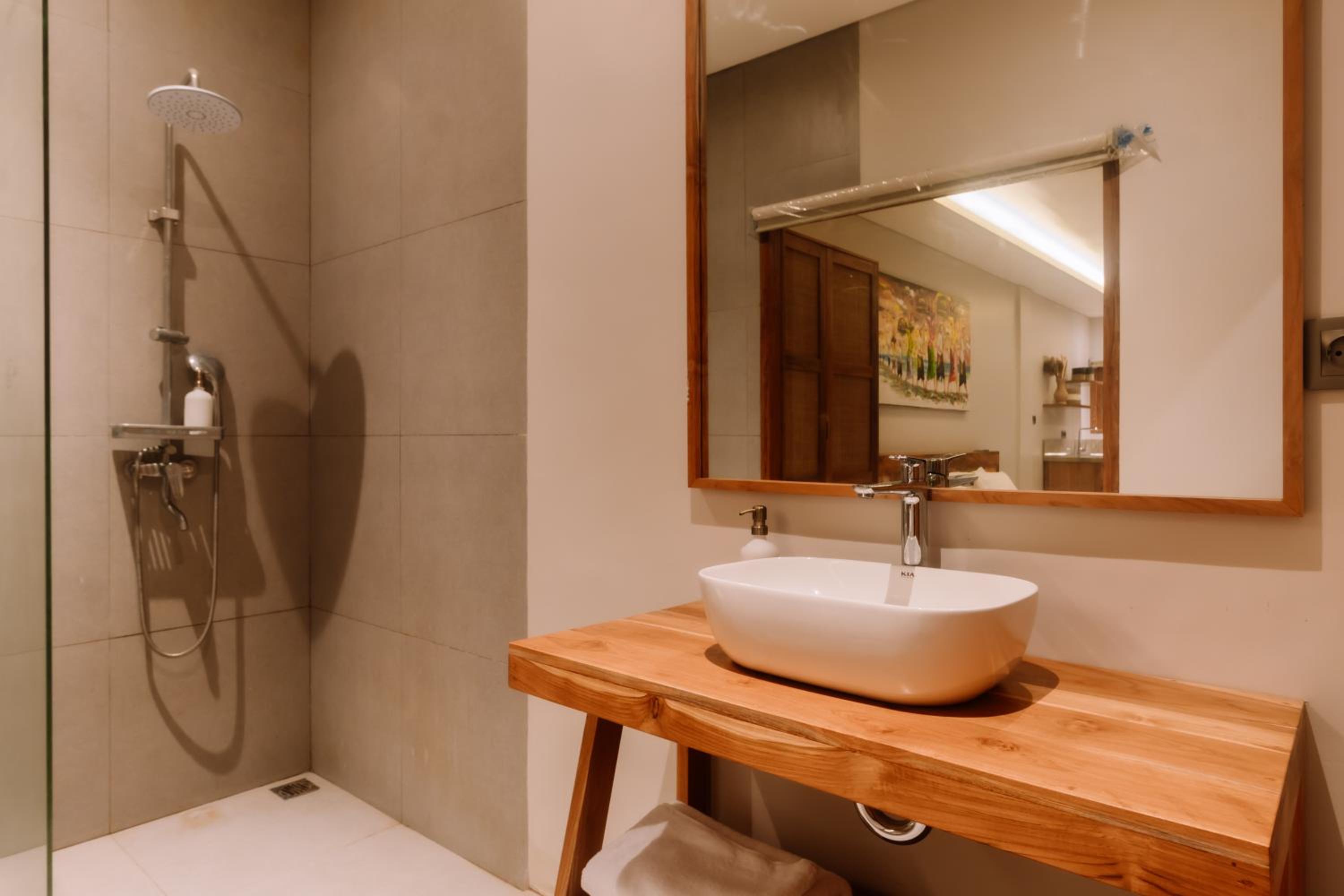 Deluxe Suite - Photo 3