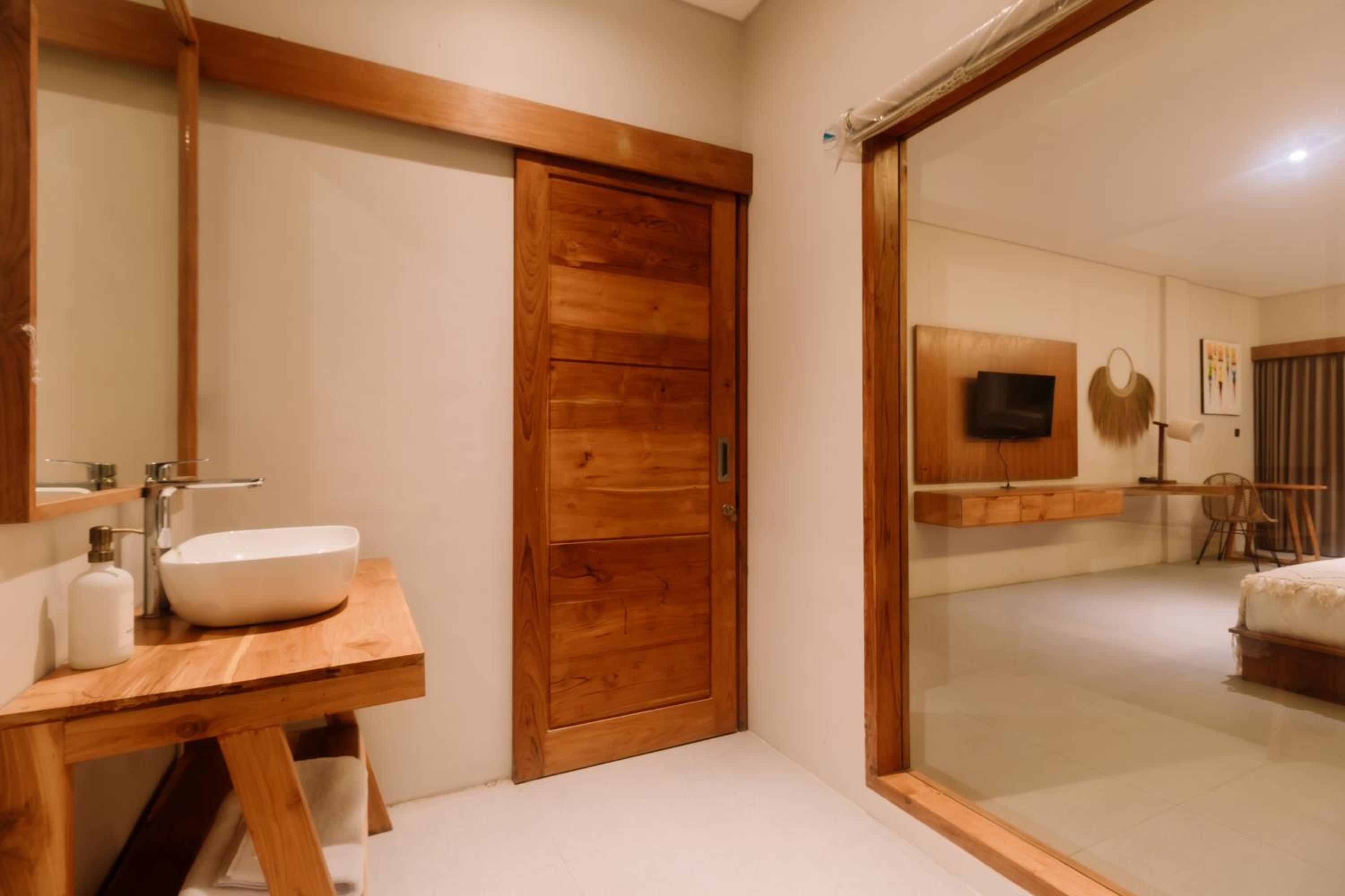 Deluxe Suite - Photo 2