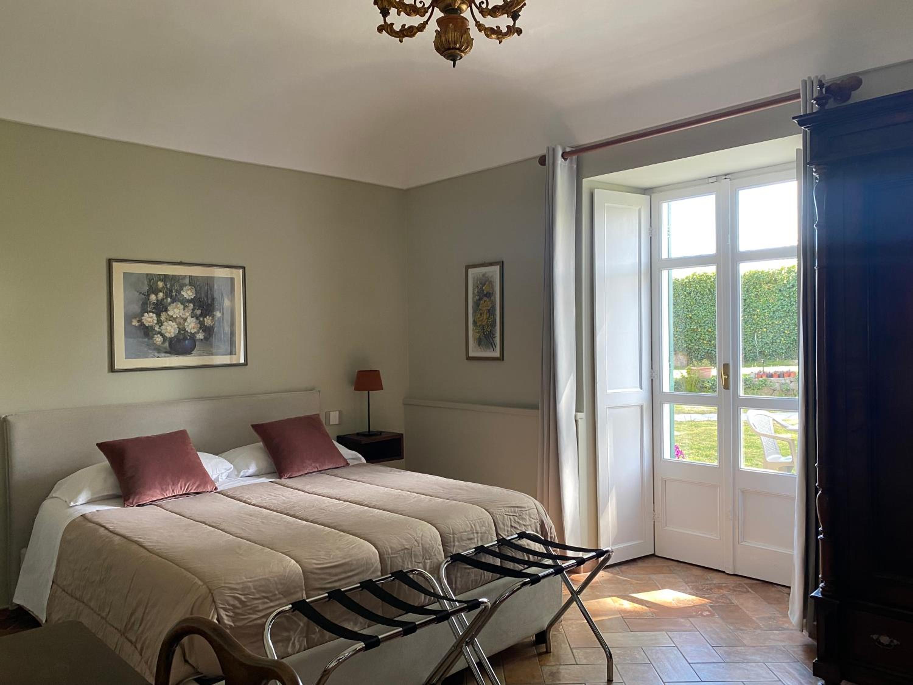 Double Room with Private Bathroom - Photo 1