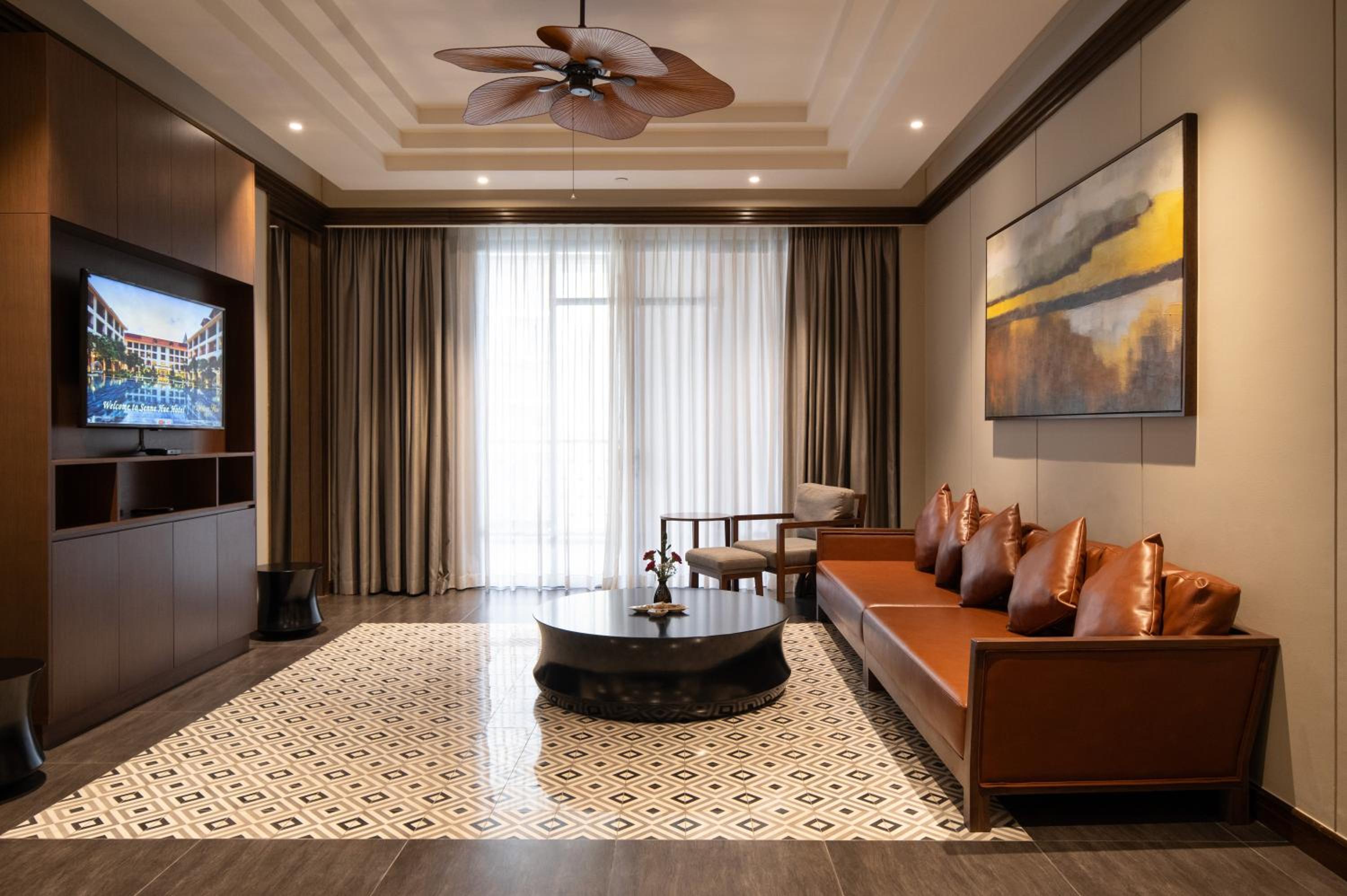 Executive Suite thumbnail 5
