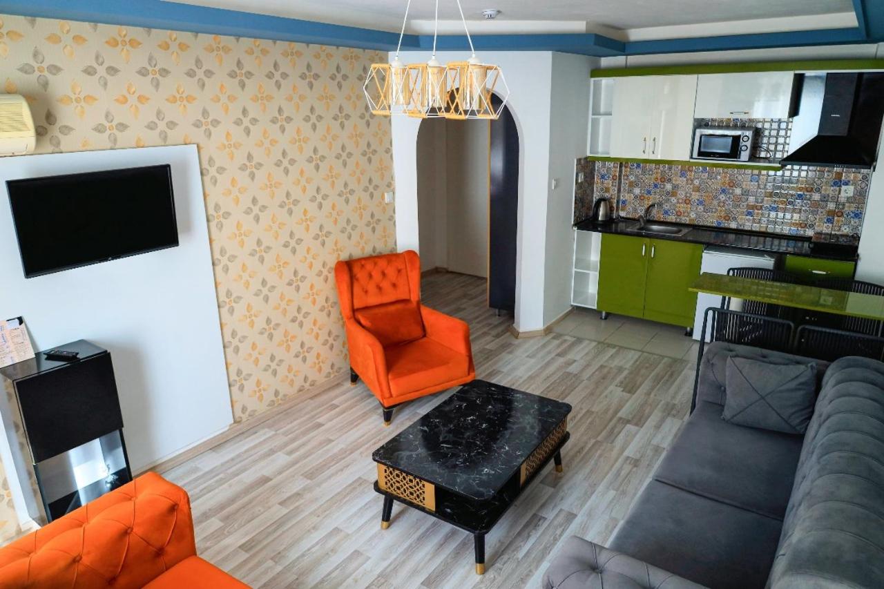 Family Suite with Balcony - Photo 23