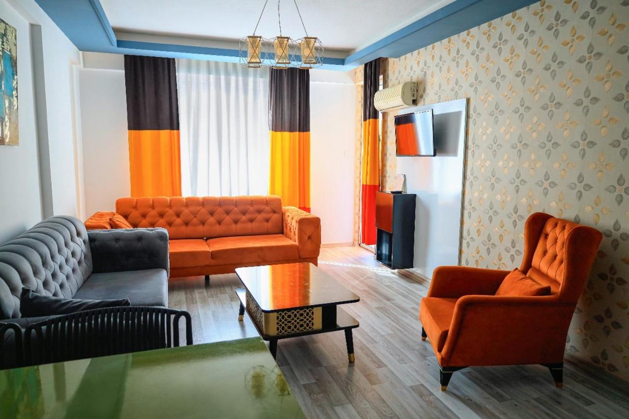 Family Suite with Balcony - Photo 22
