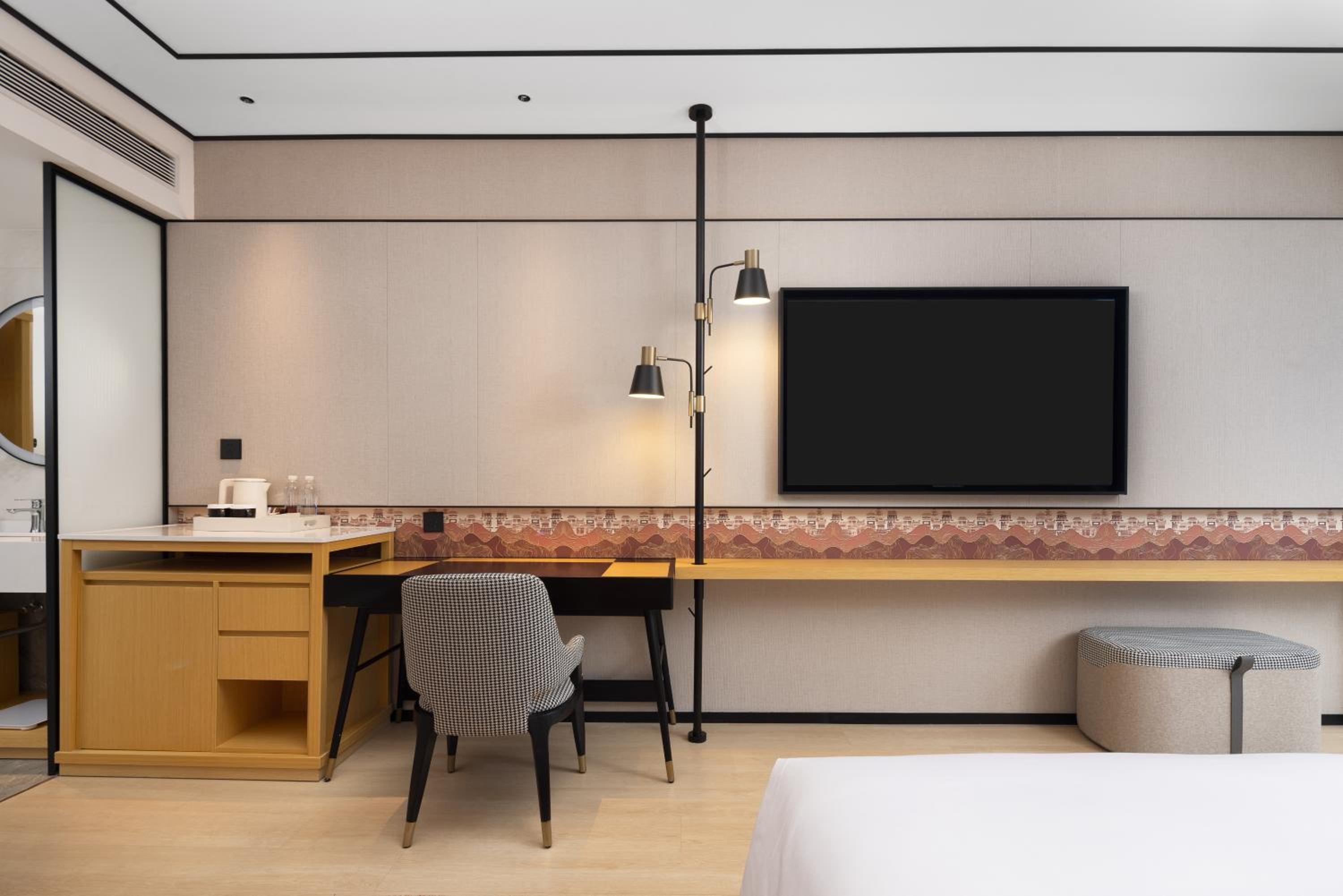 King Room with Mountain View photo 2