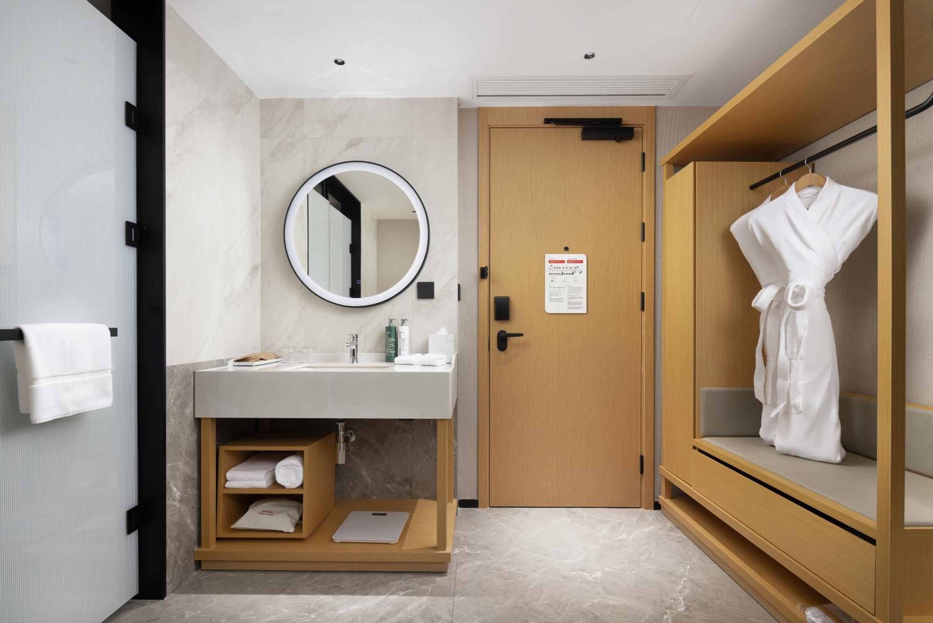 Deluxe Twin Room photo 3