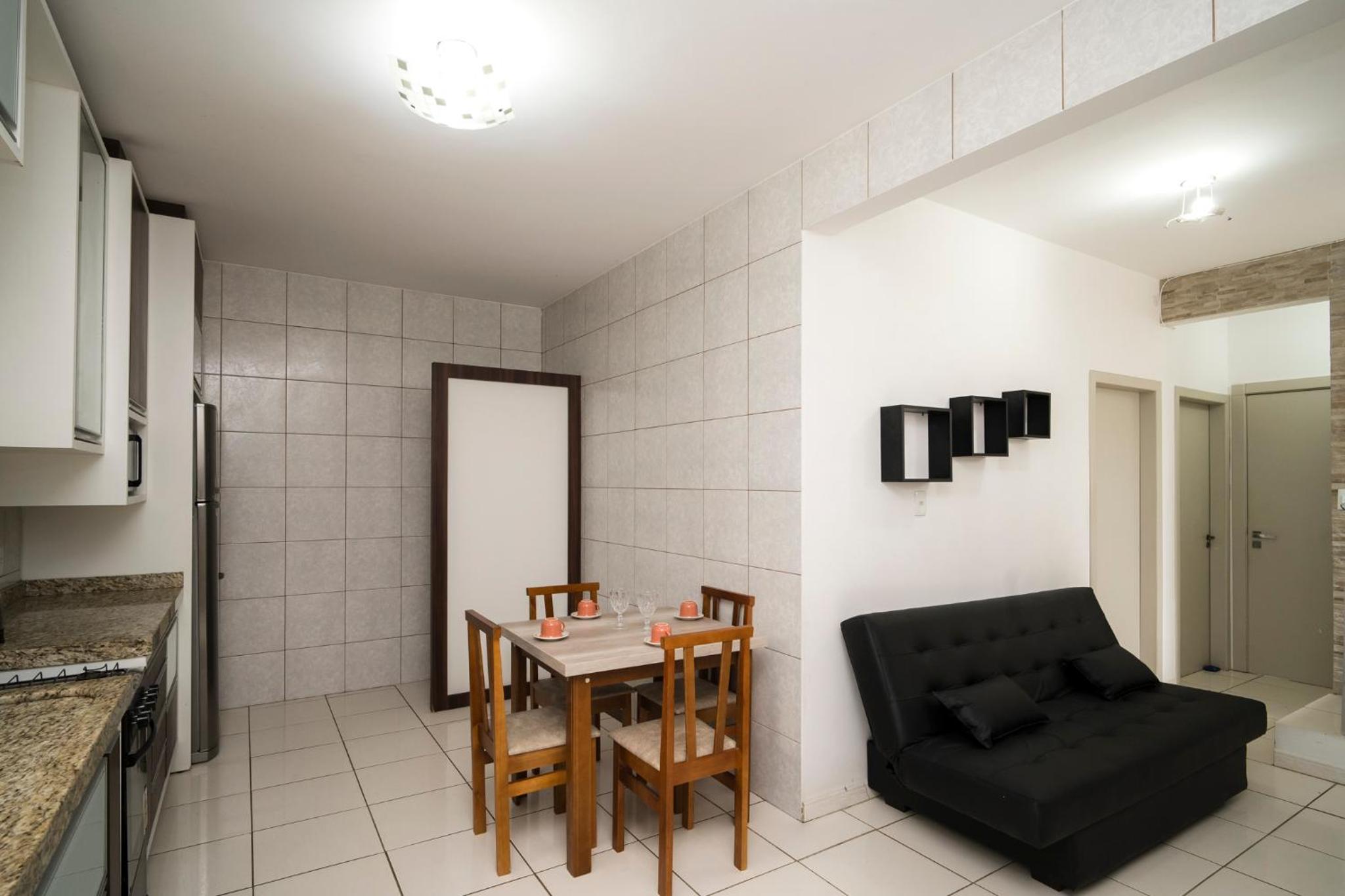 Six-Bedroom House photo 2
