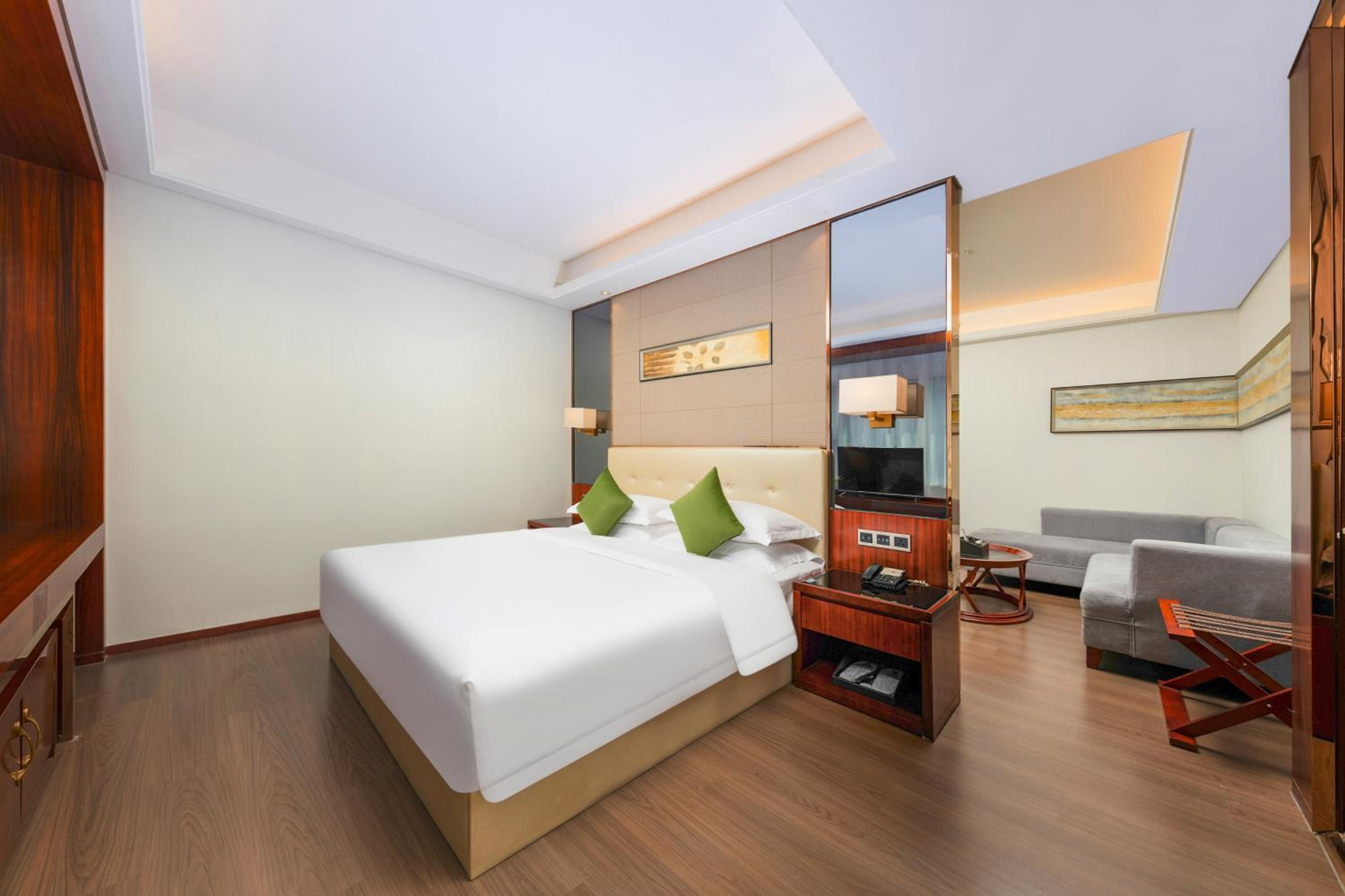 Boutique Suite - Non-Smoking photo 1