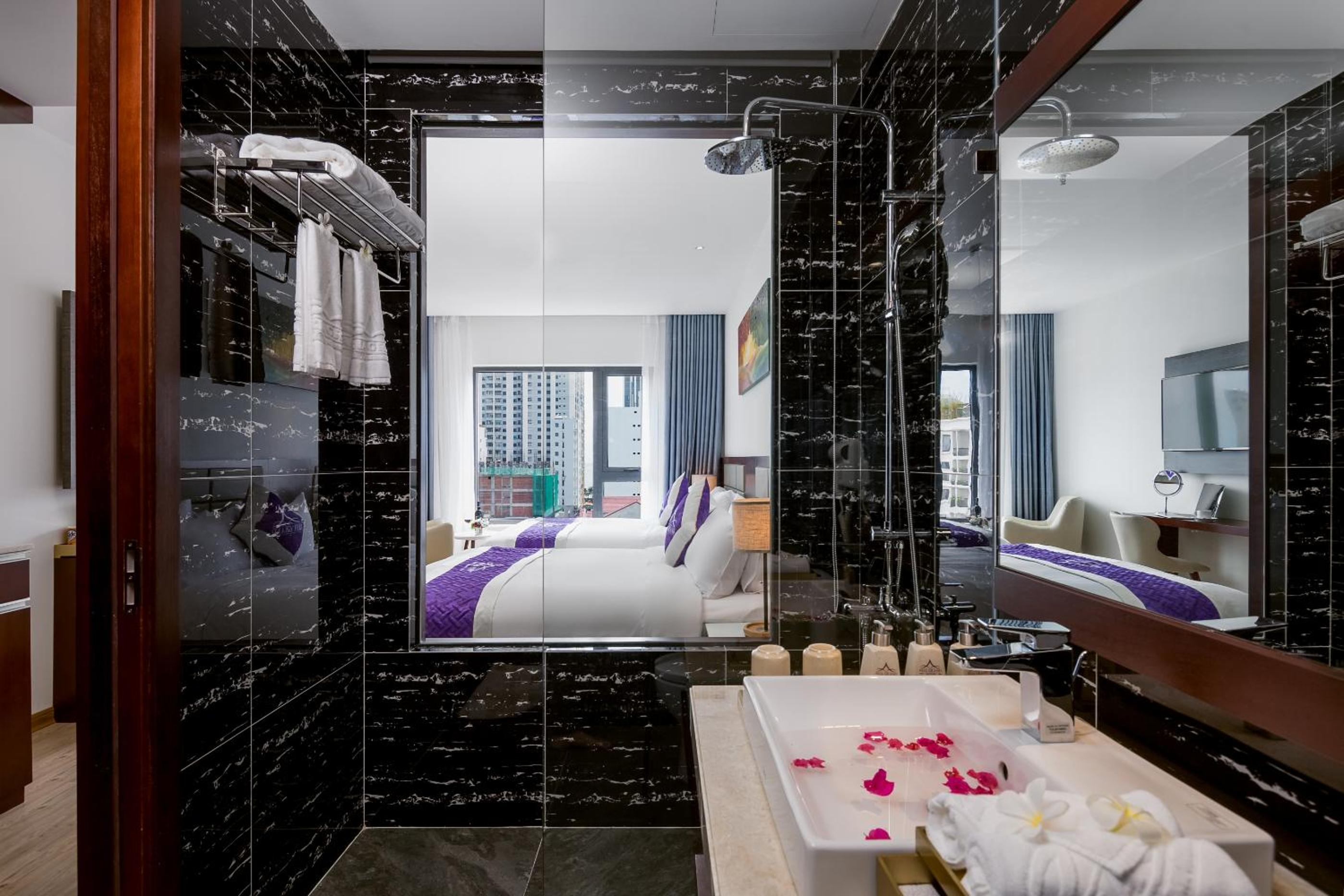 Deluxe Triple Room photo 2