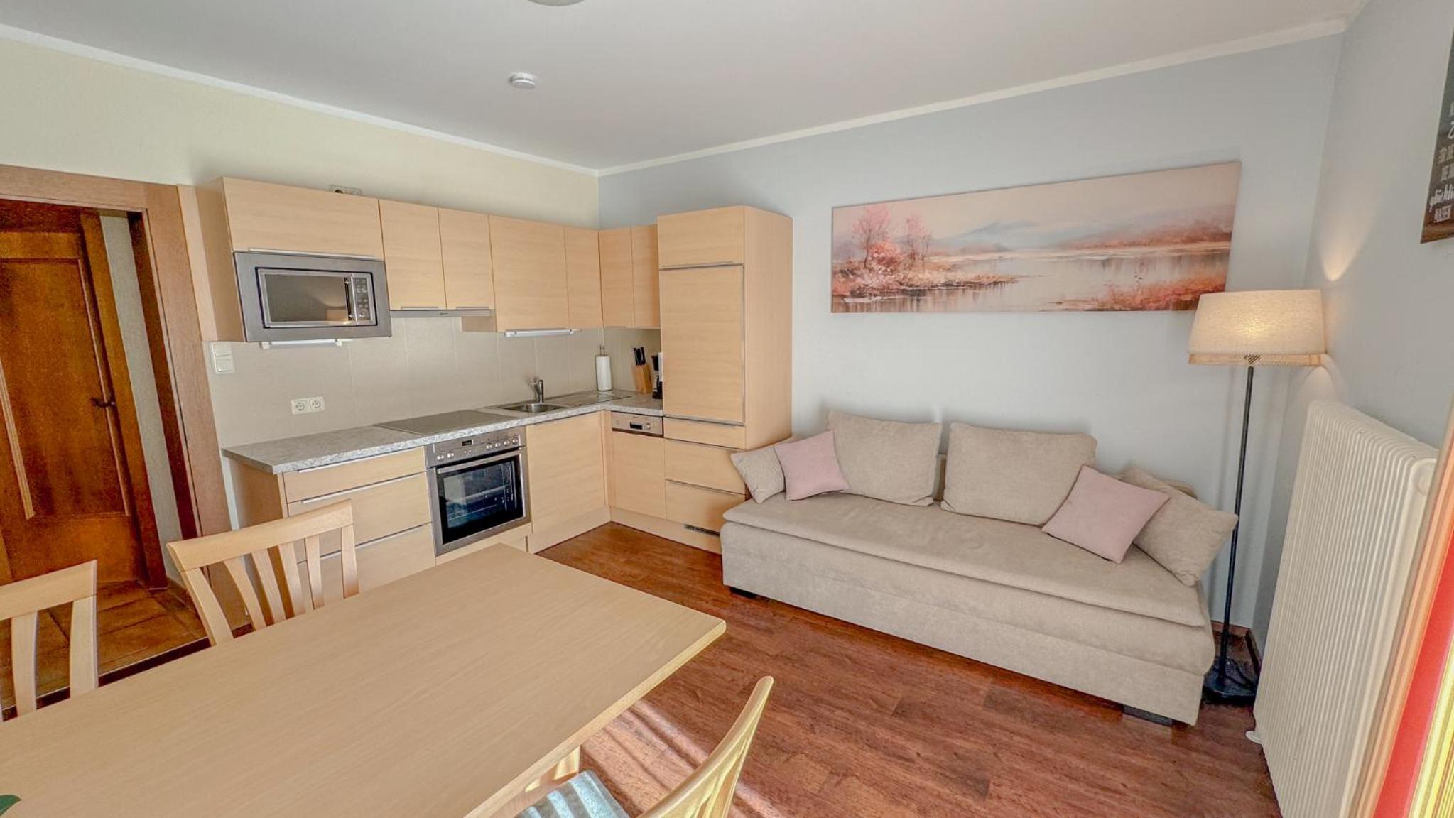 One-Bedroom Apartment with View photo 3