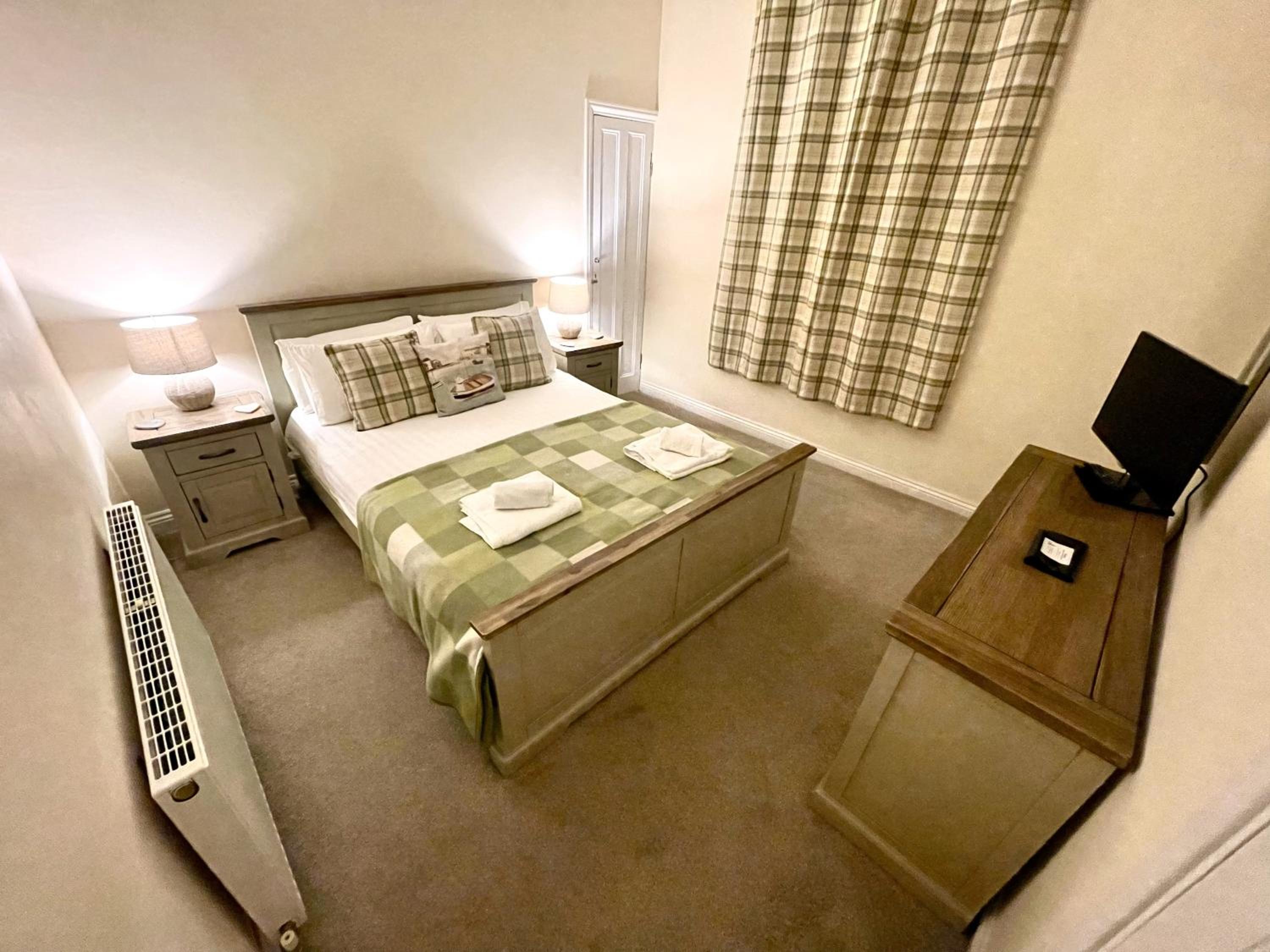 Seven-Bedroom House photo 2