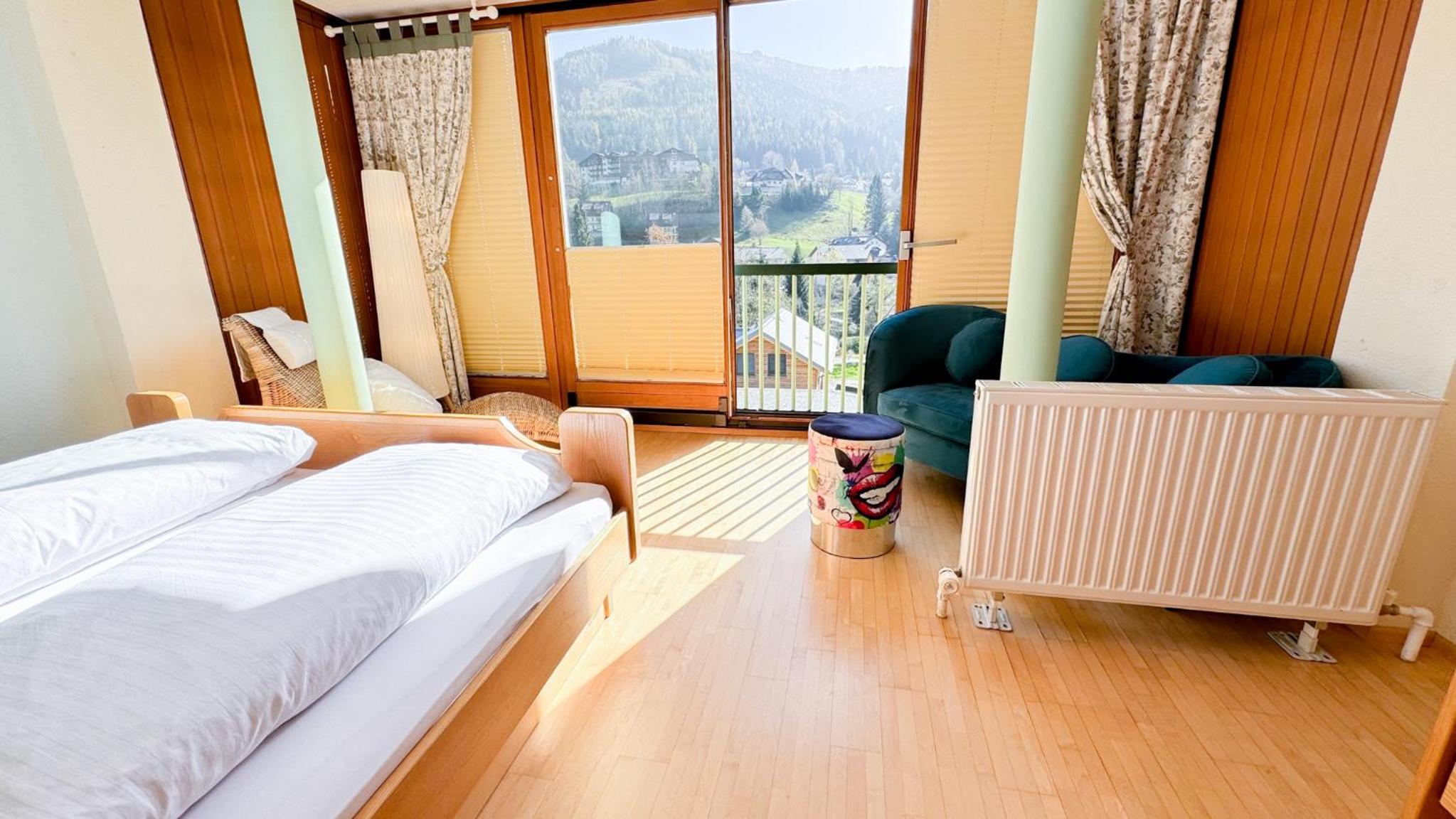 One-Bedroom Apartment with View photo 1