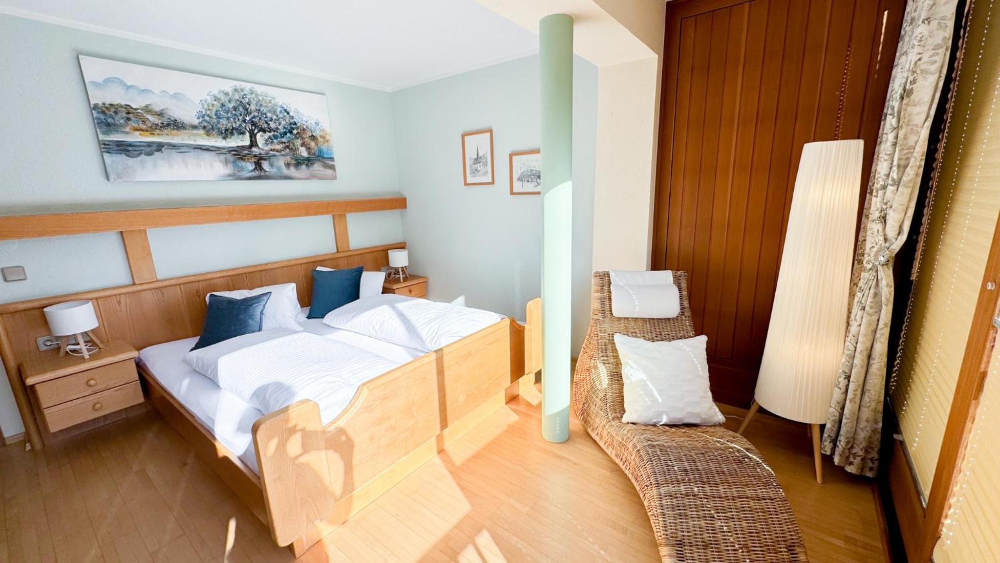 One-Bedroom Apartment with View photo 2