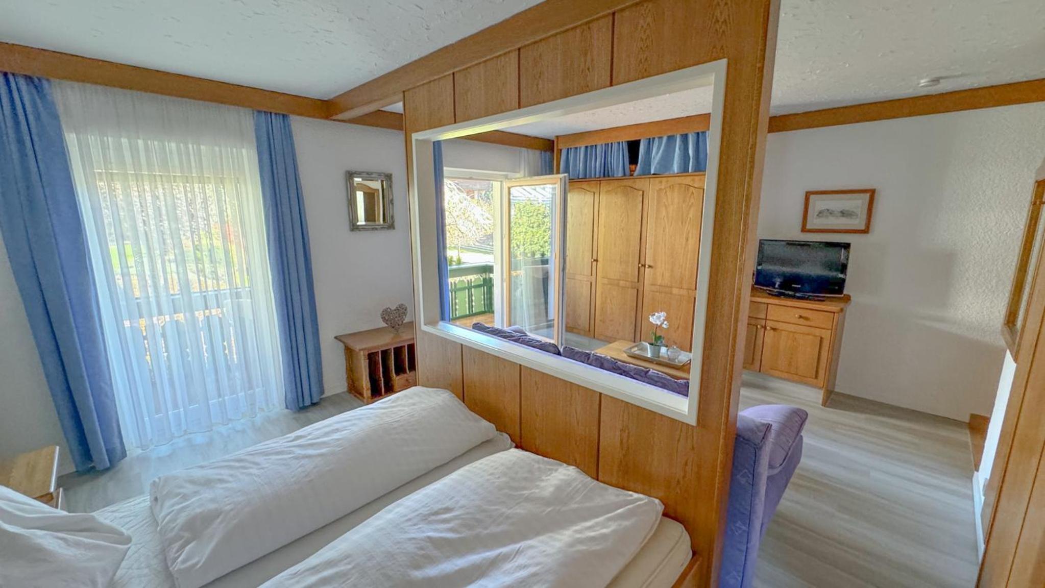 One-Bedroom Apartment with View photo 1