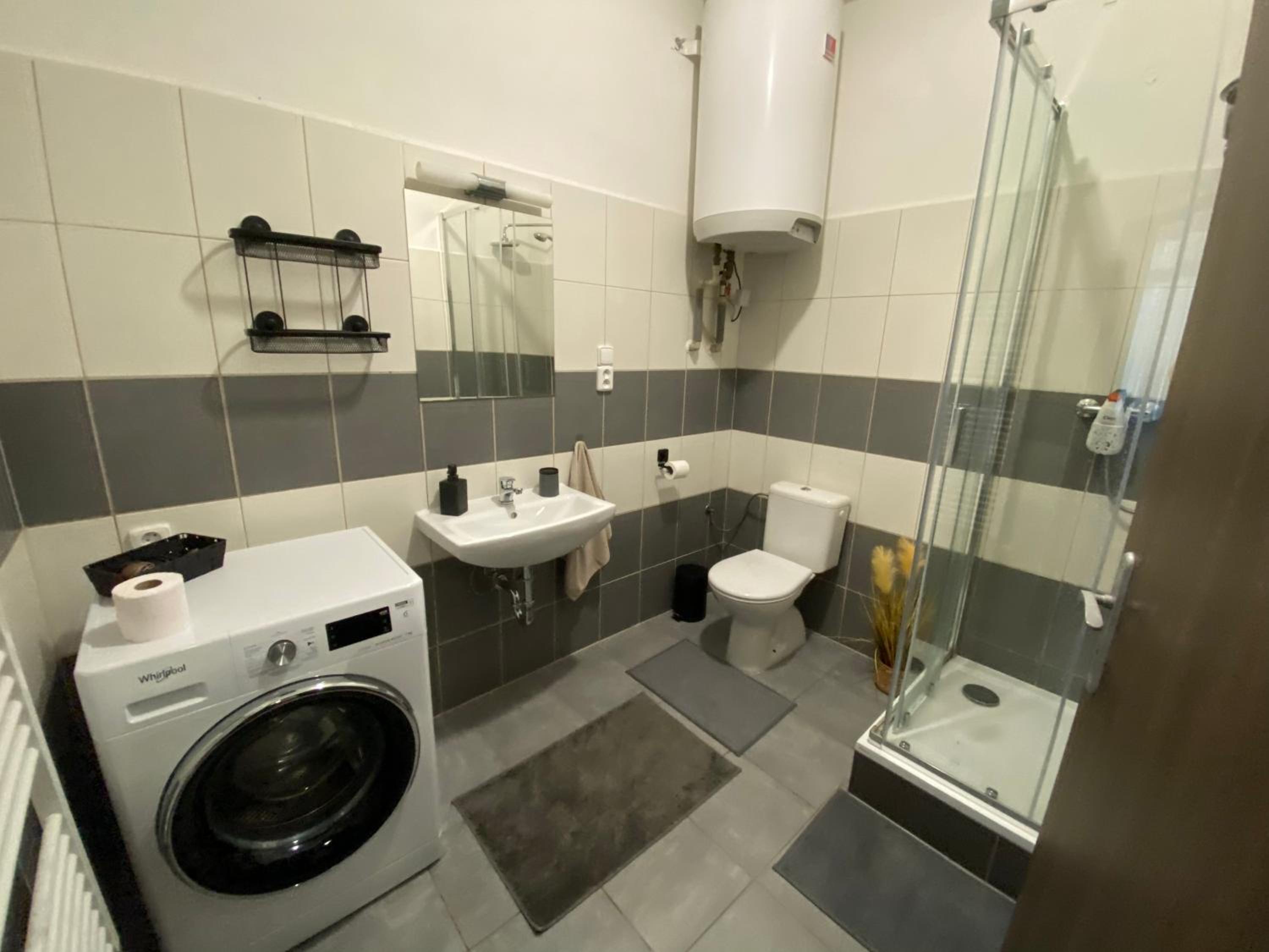 One-Bedroom Apartment - Photo 27
