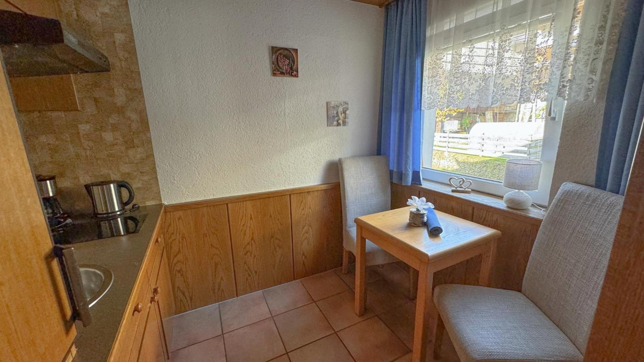 One-Bedroom Apartment with View photo 3
