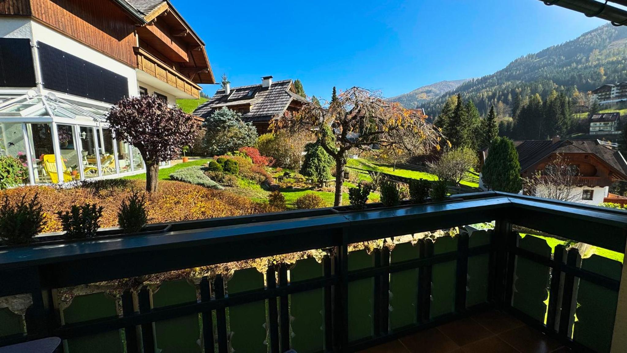 One-Bedroom Apartment with View photo 2