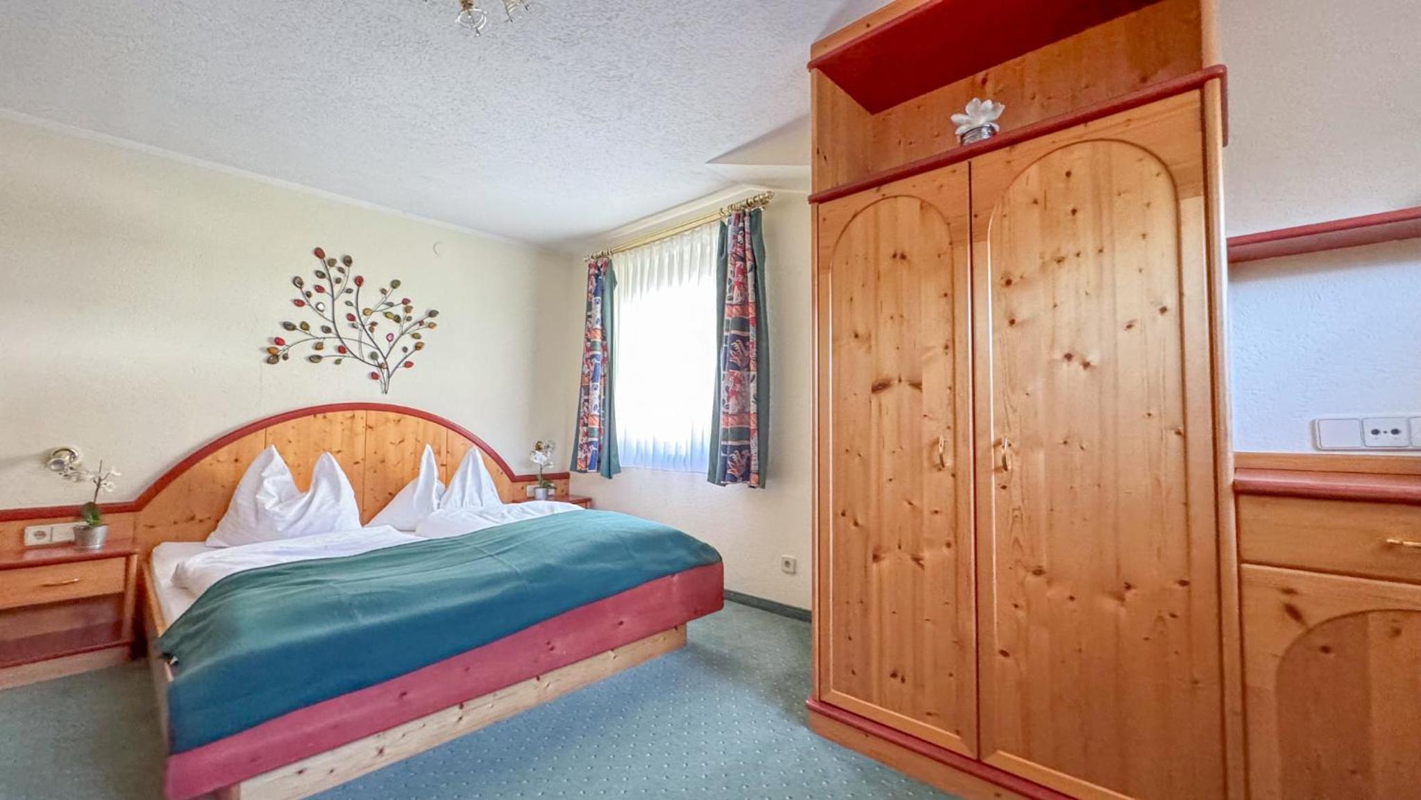 Two-Bedroom Apartment with View photo 3