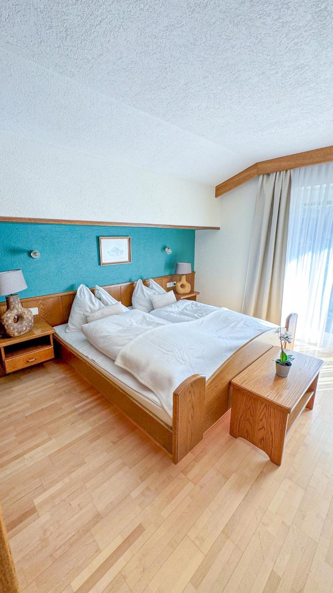 One-Bedroom Apartment with View photo 1