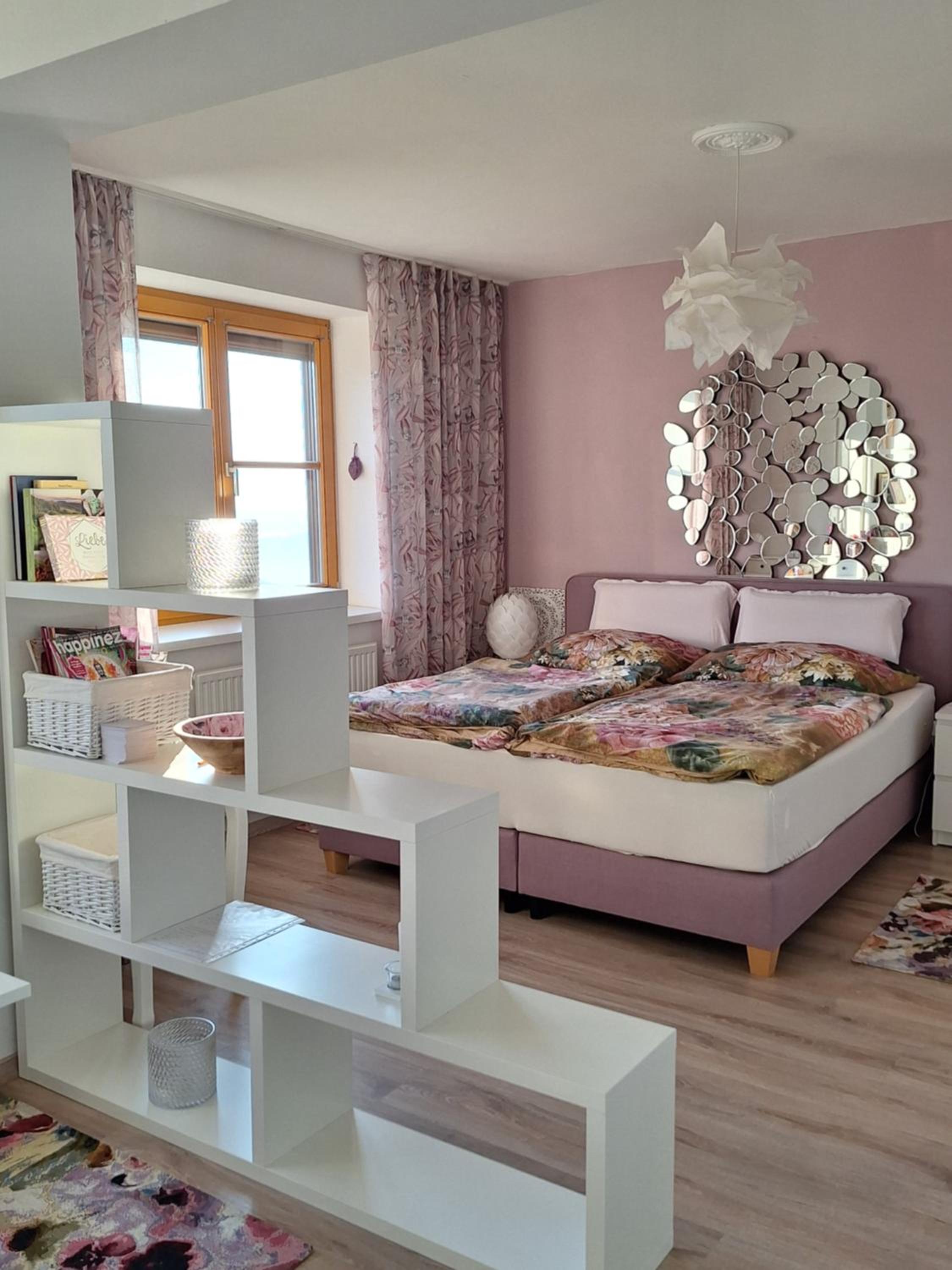 One-Bedroom Apartment - Photo 1