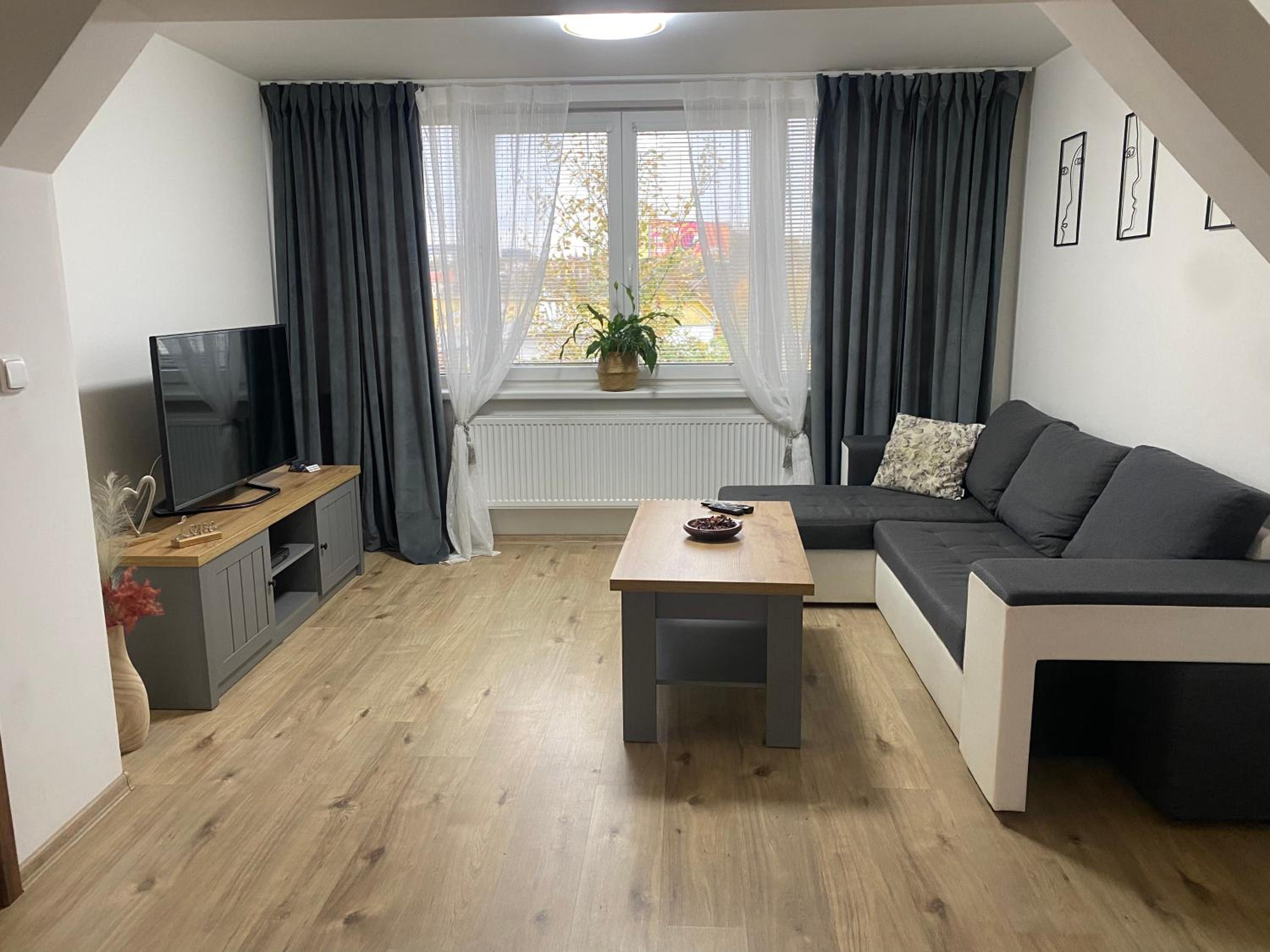 One-Bedroom Apartment - Photo 8