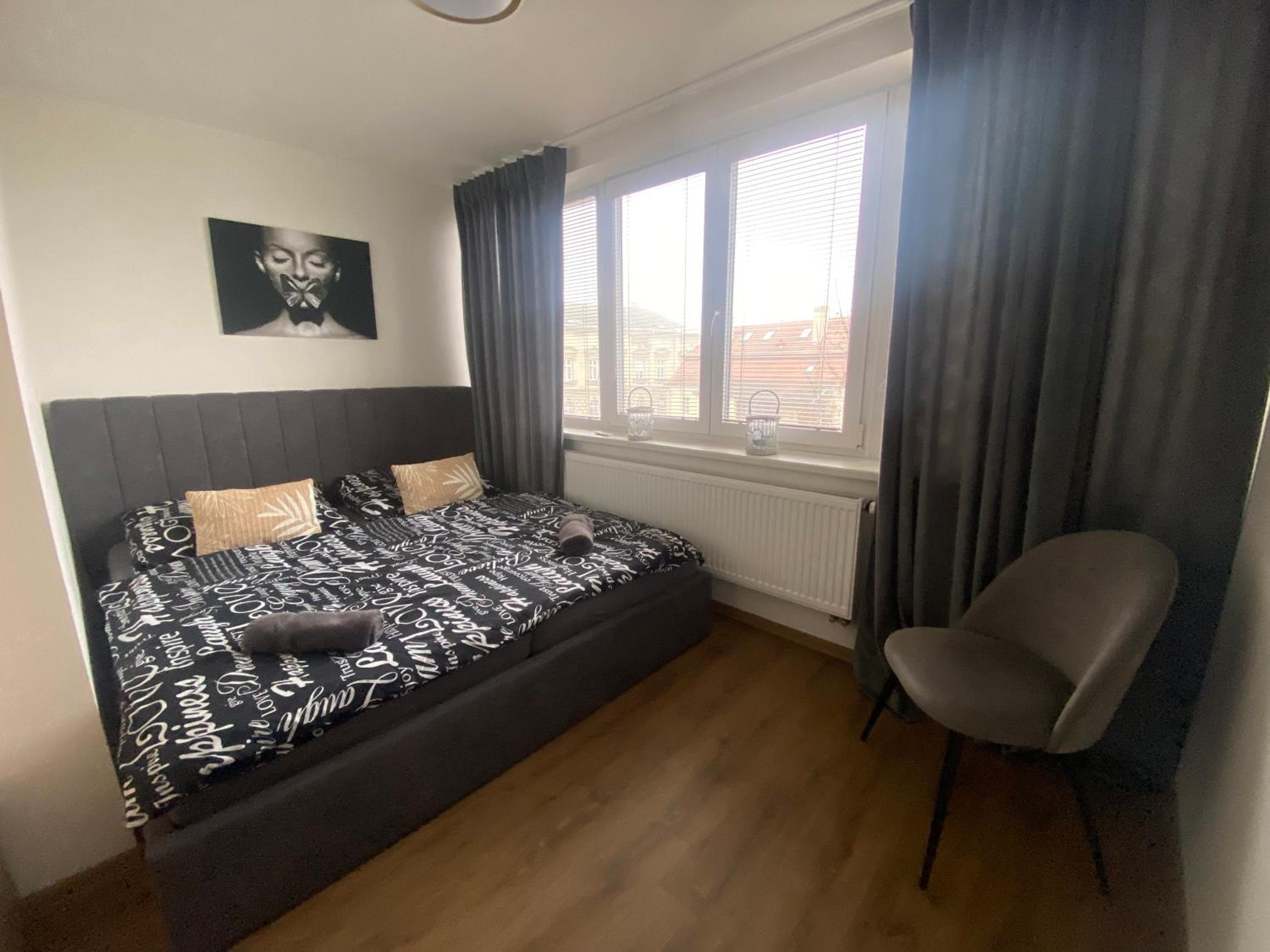 One-Bedroom Apartment - Photo 9