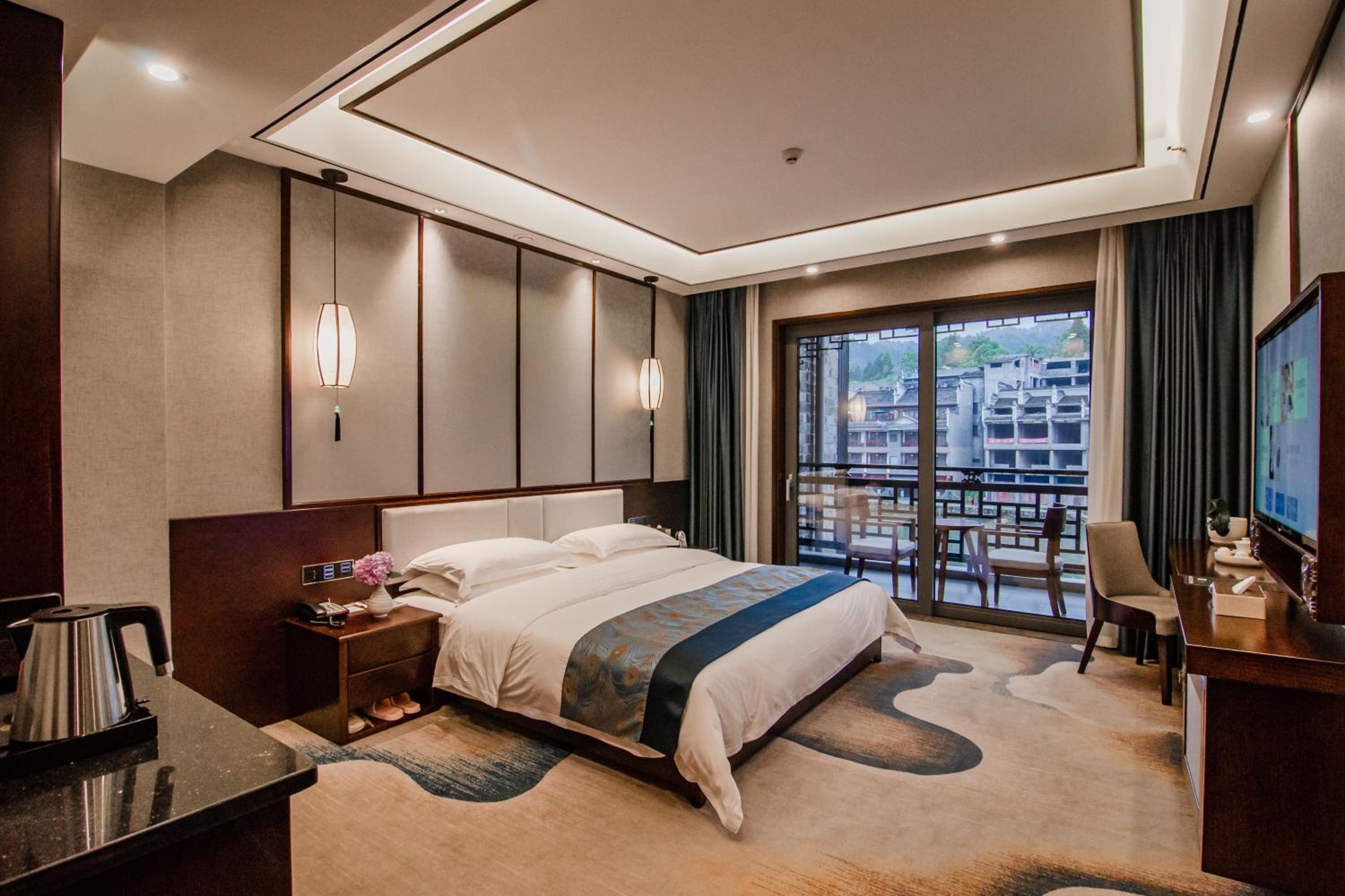 Deluxe Queen Room