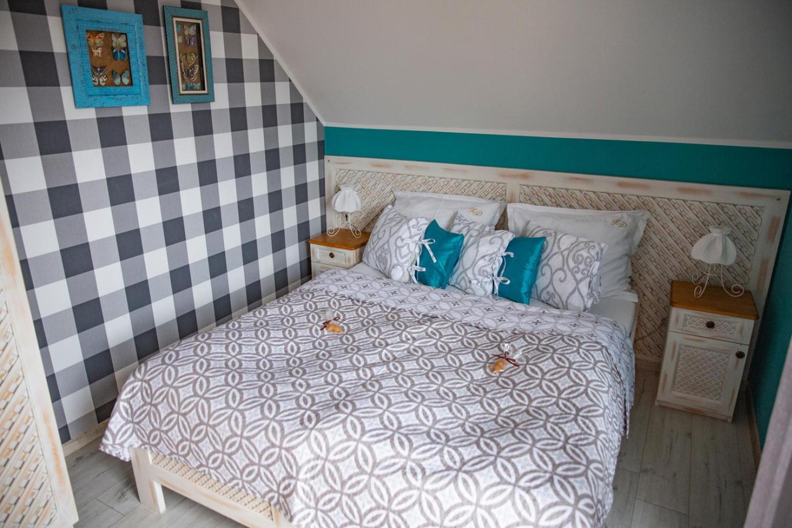 Studio Apartment with Balcony - Photo 4