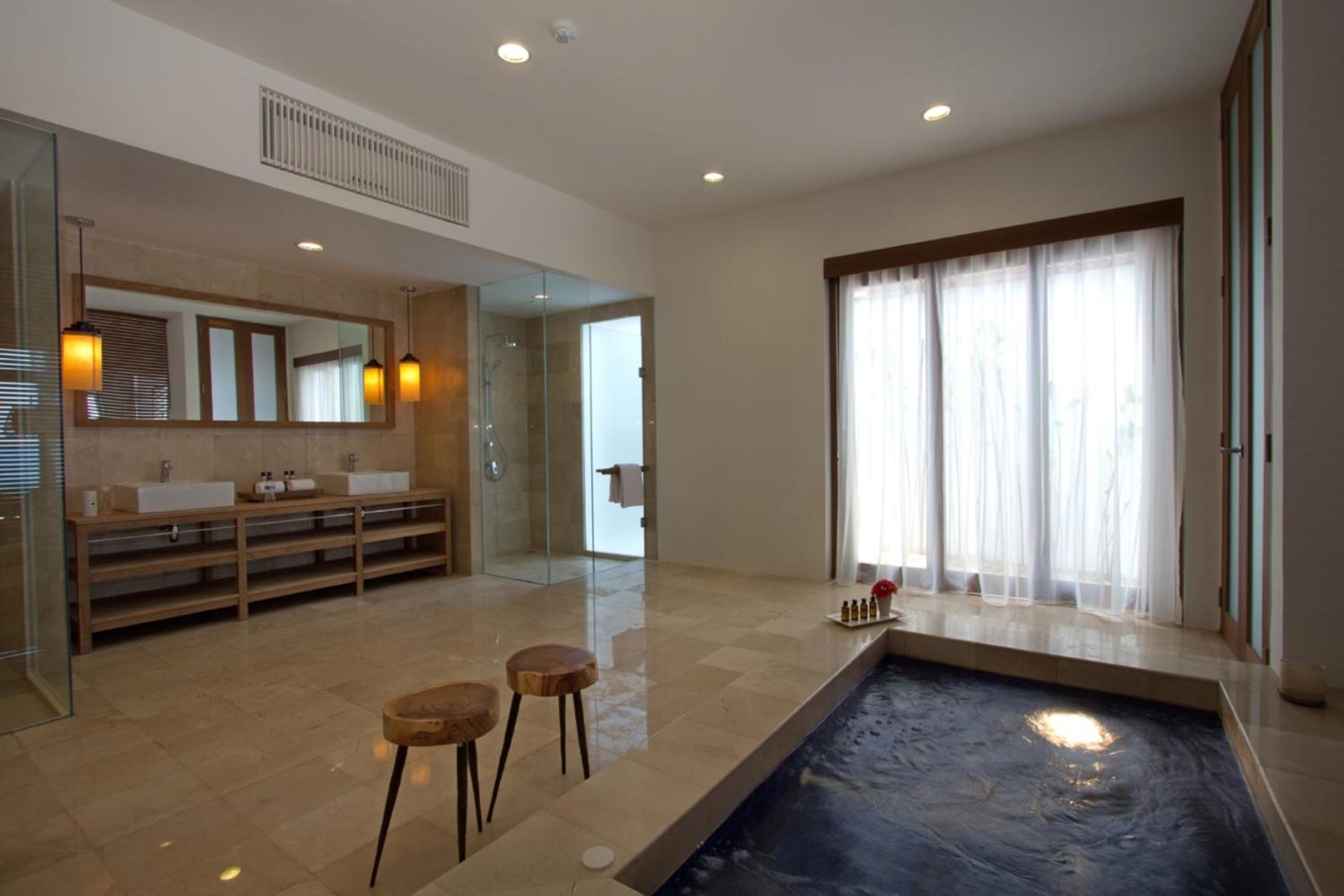 Premier Three-Bedroom Villa - Photo 3