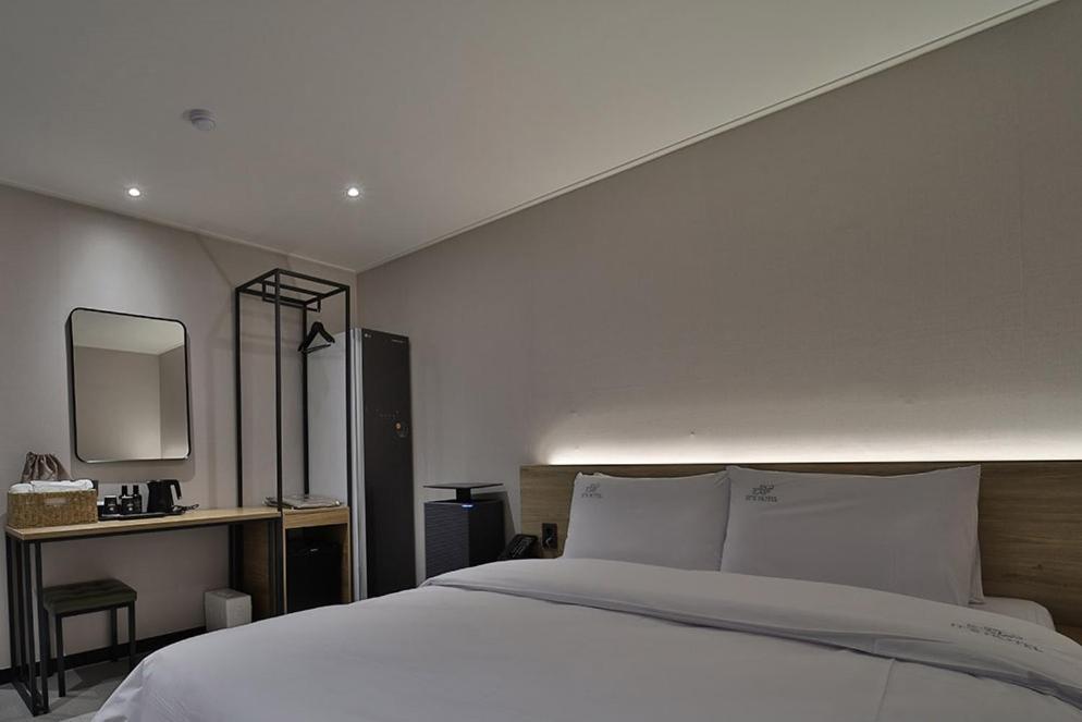 Standard Double Room photo 2