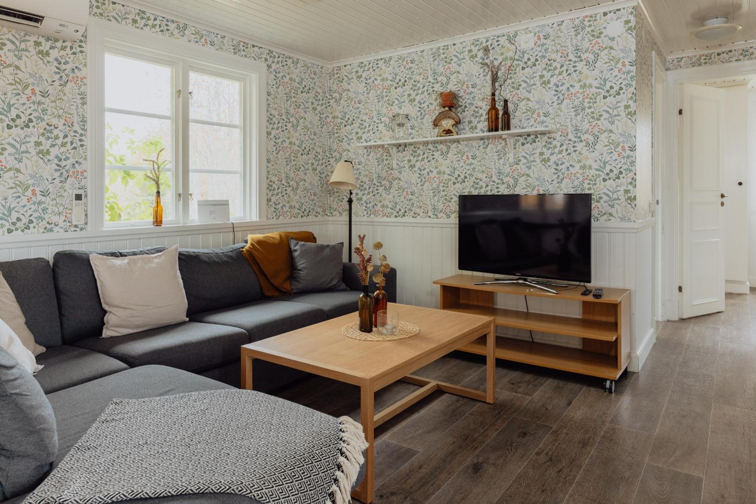 Four-Bedroom House photo 2