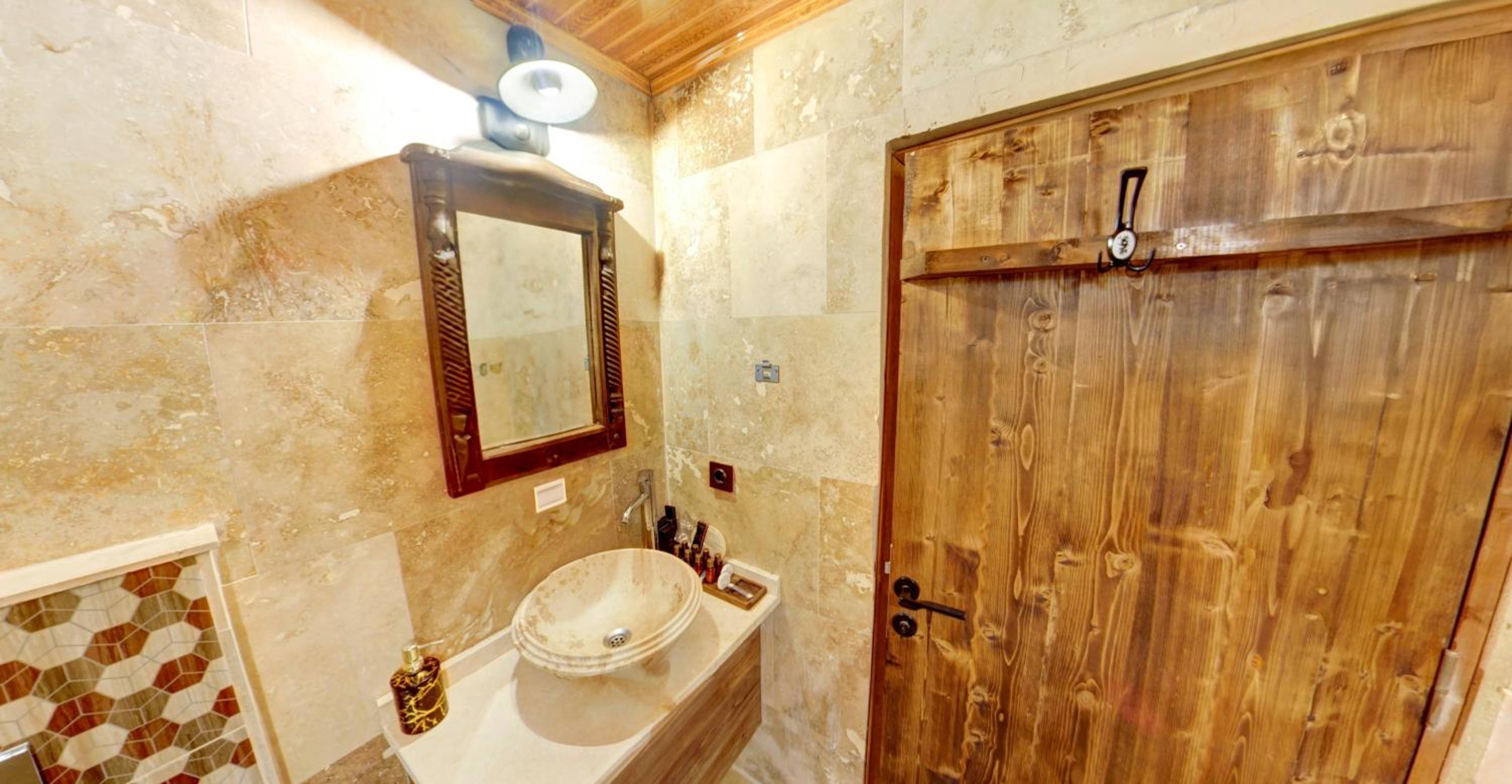 Deluxe Suite photo 2