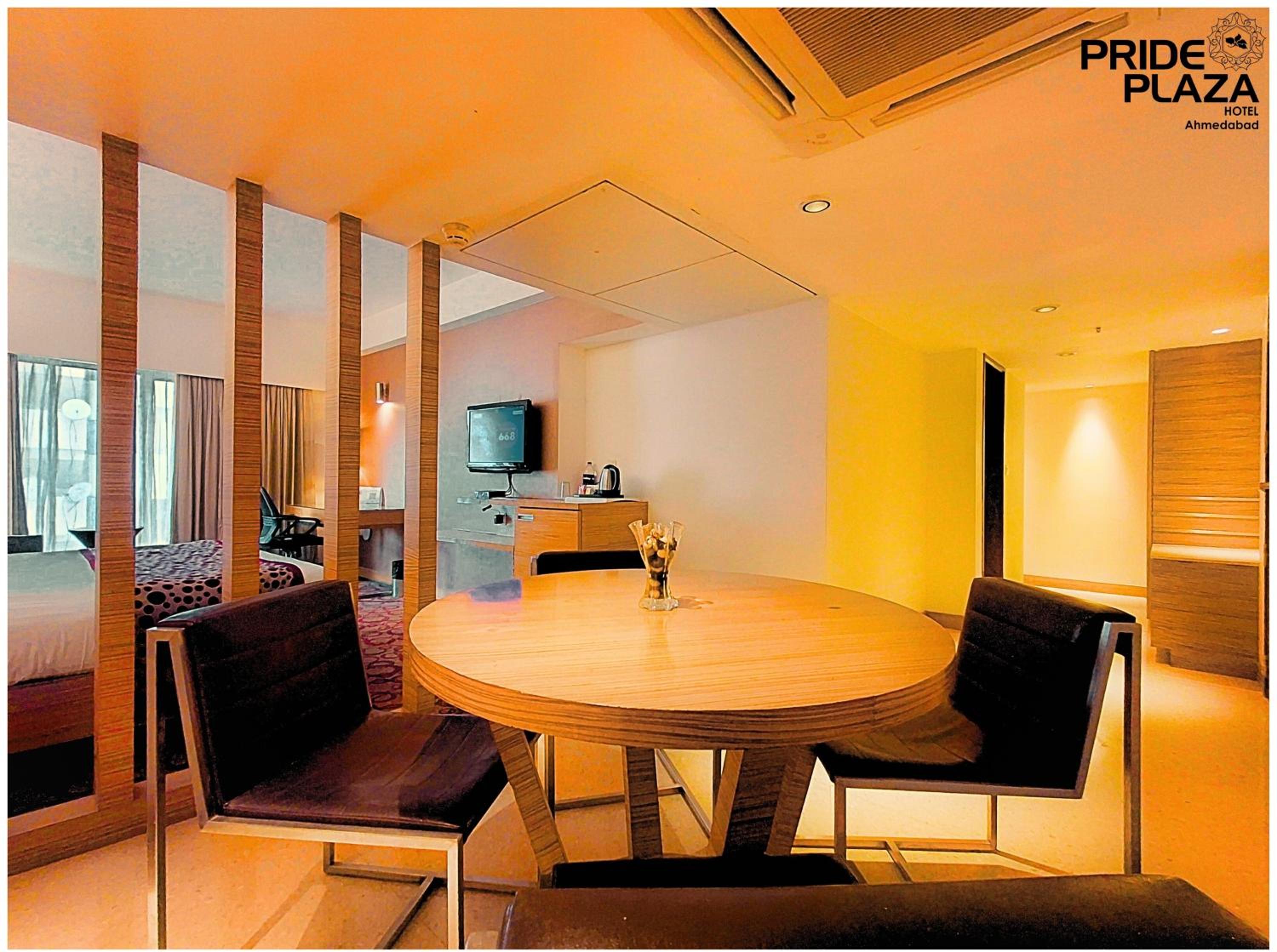 Superior Double Room thumbnail 6