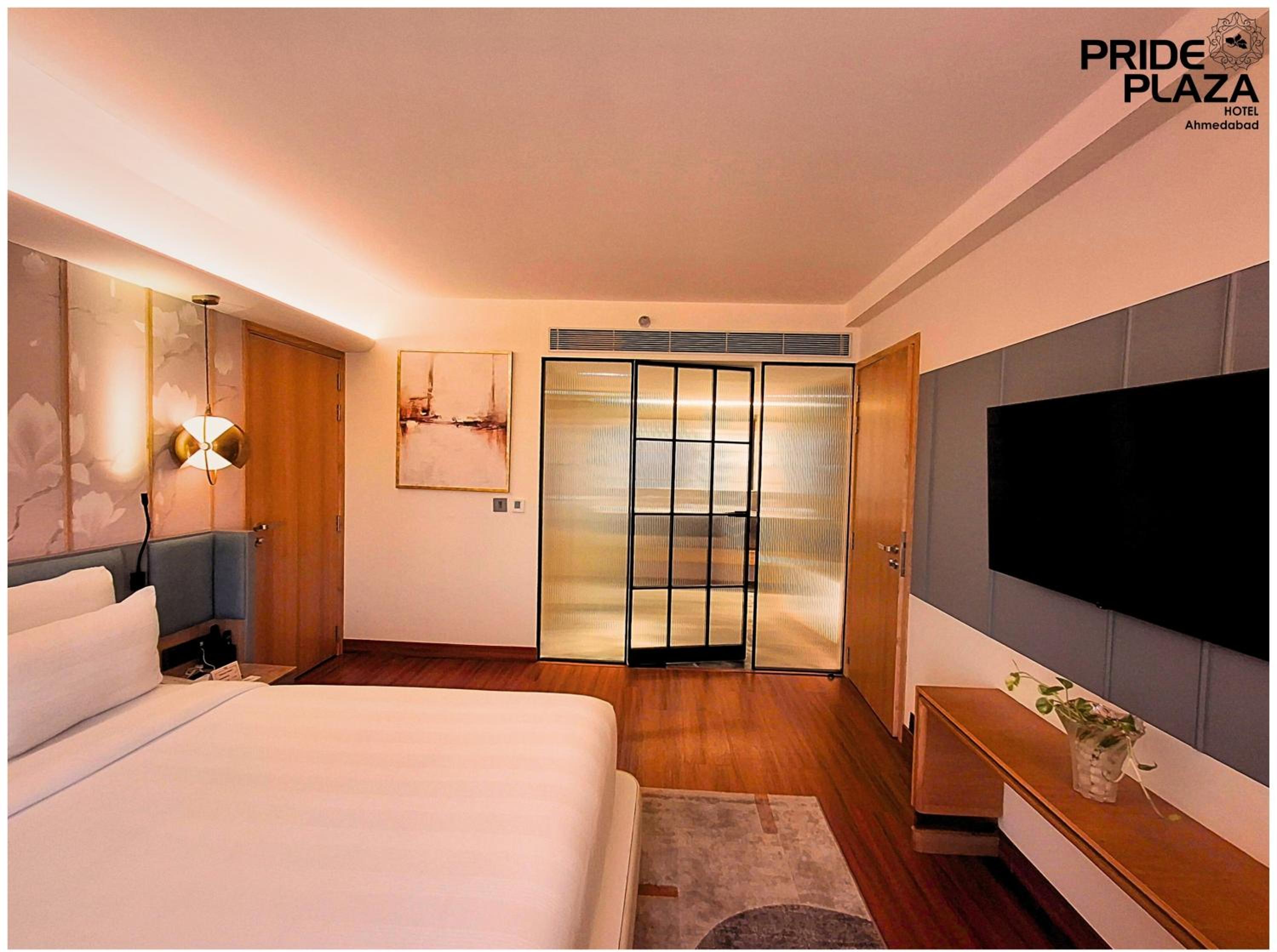 Suite - Photo 5