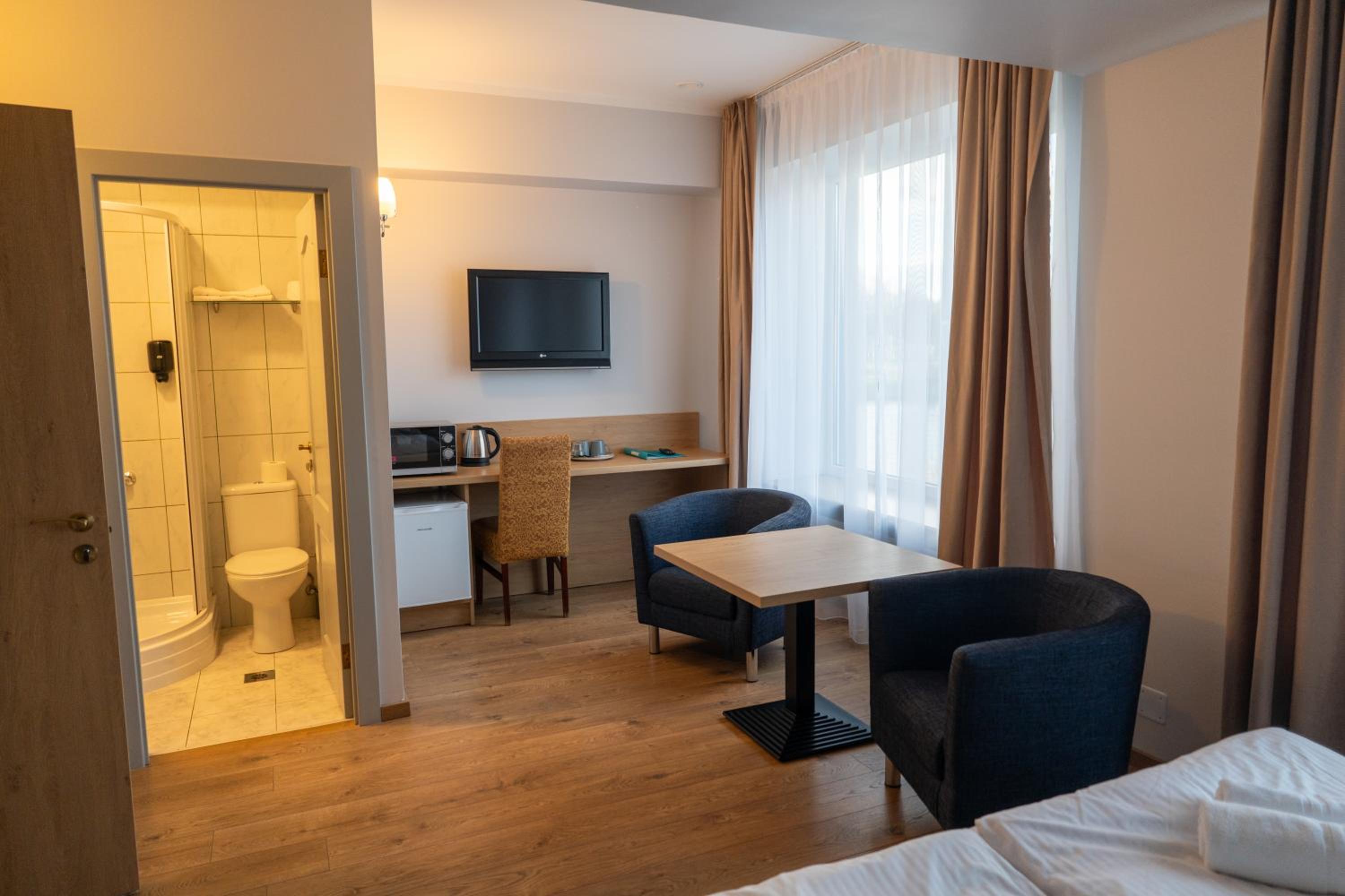 Superior Double or Twin Room - Photo 13