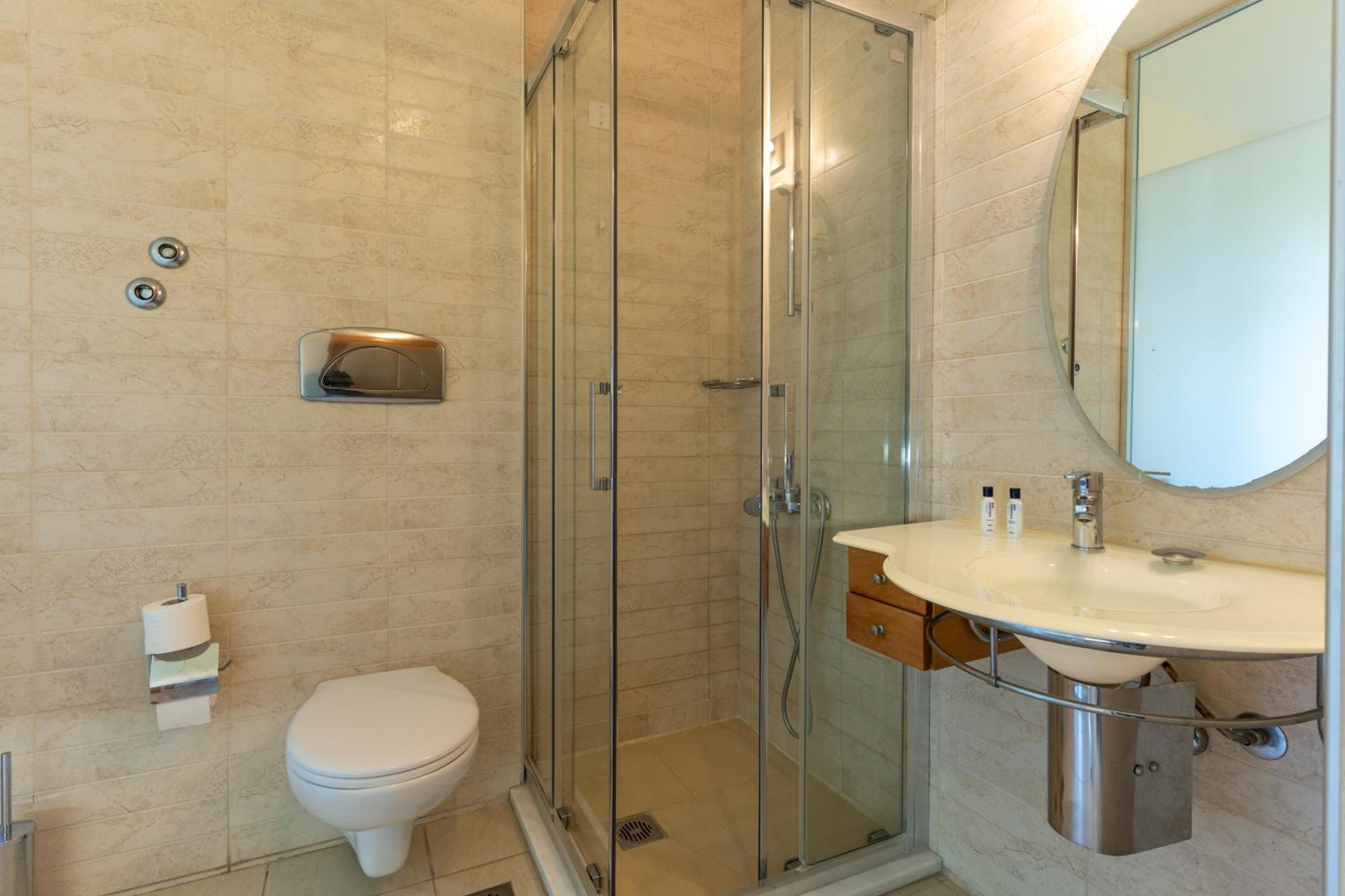 Double Room with Garden View - Photo 4