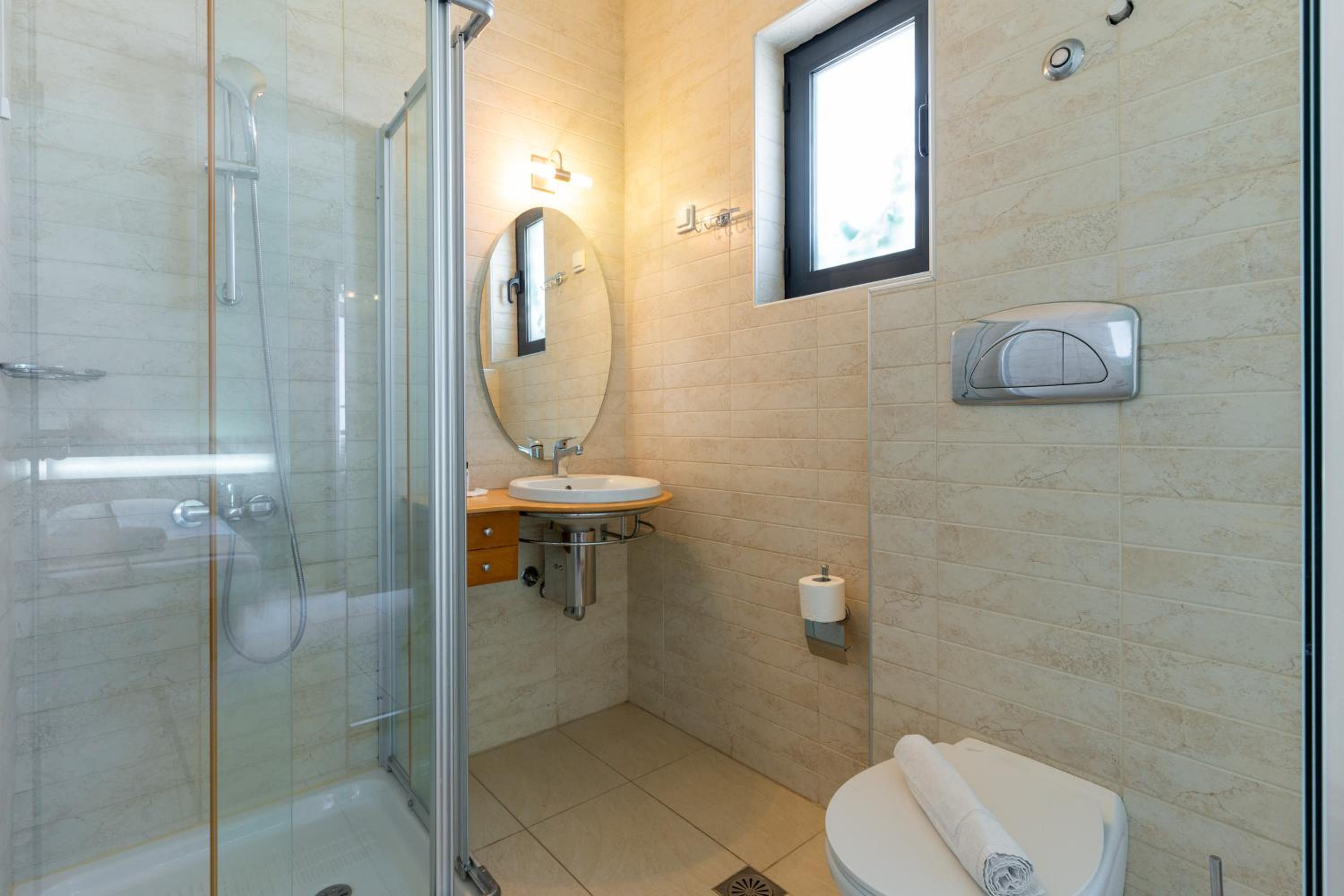 Double Room with Sea View - Photo 4