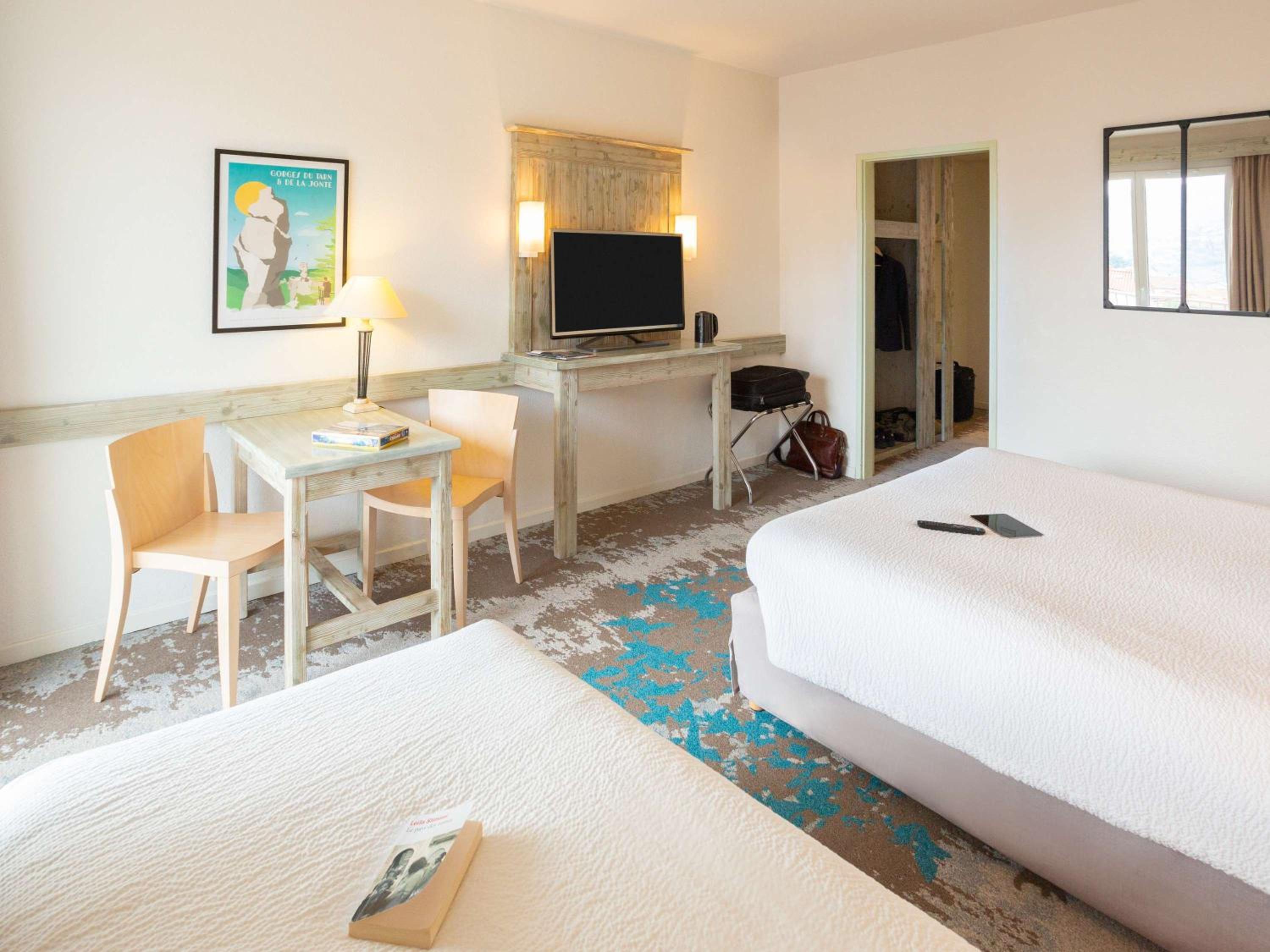 Classic Twin Room - Photo 2
