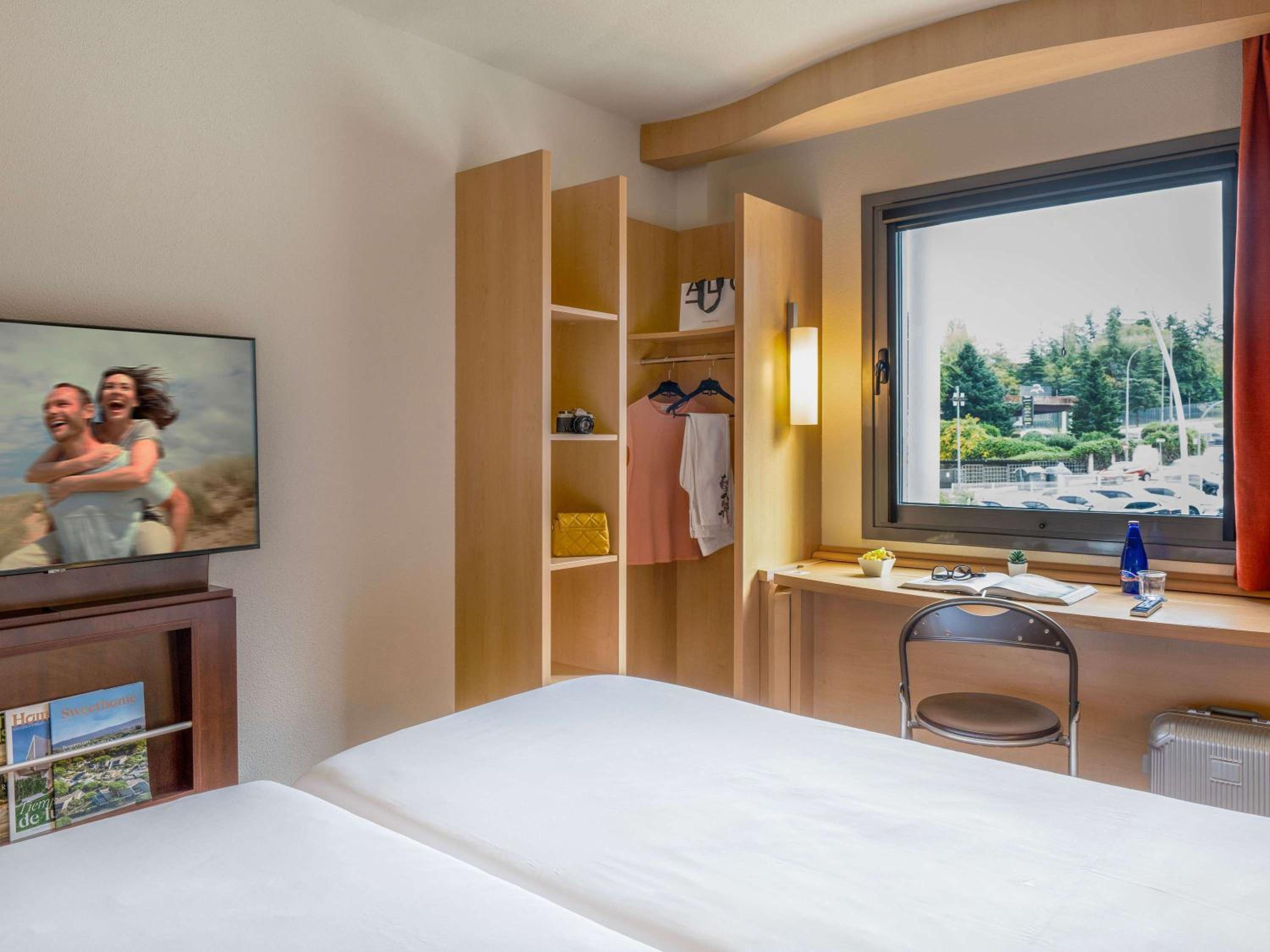 Standard Twin Room - Photo 4