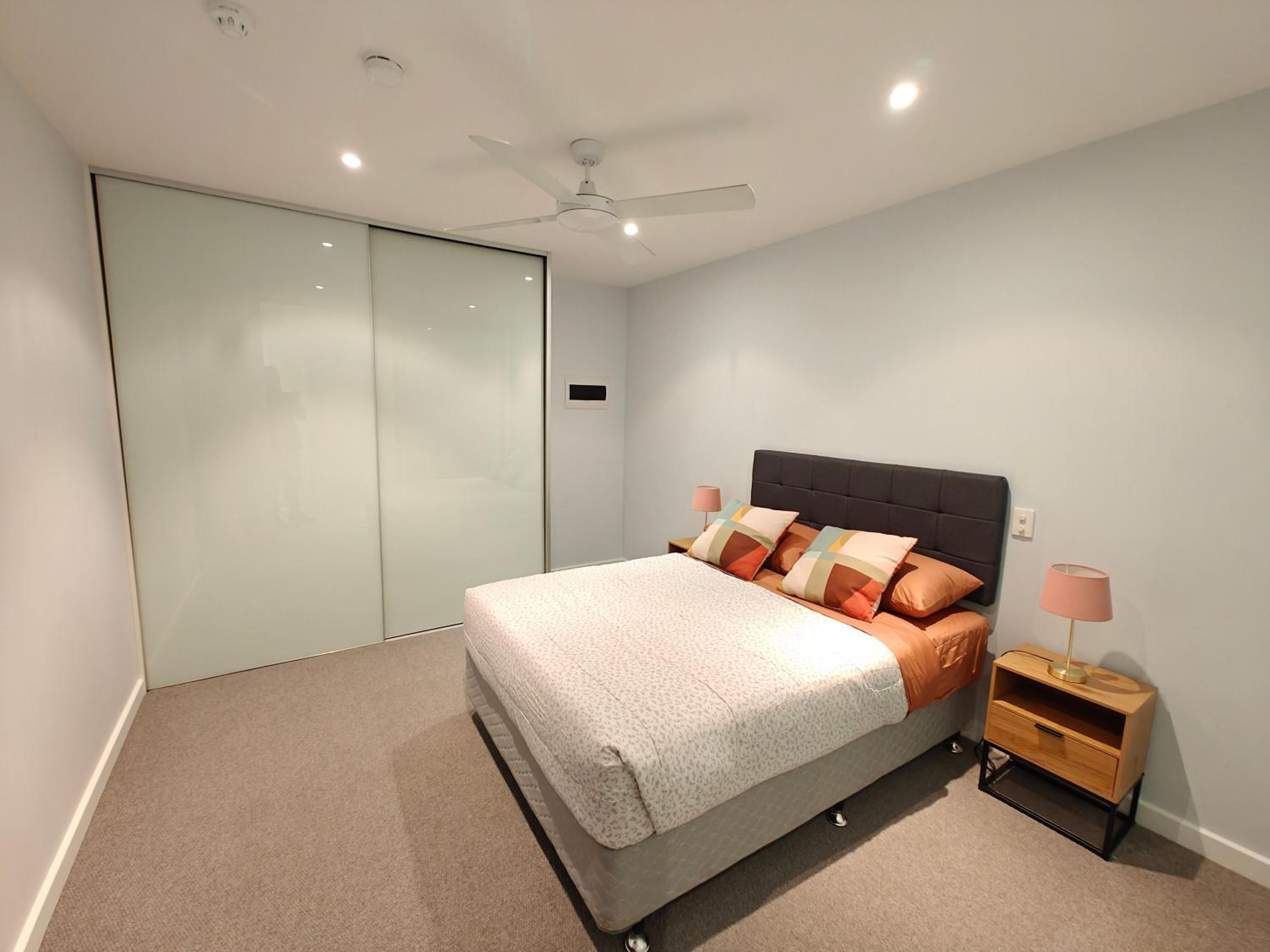 Two-Bedroom Apartment with Balcony photo 3