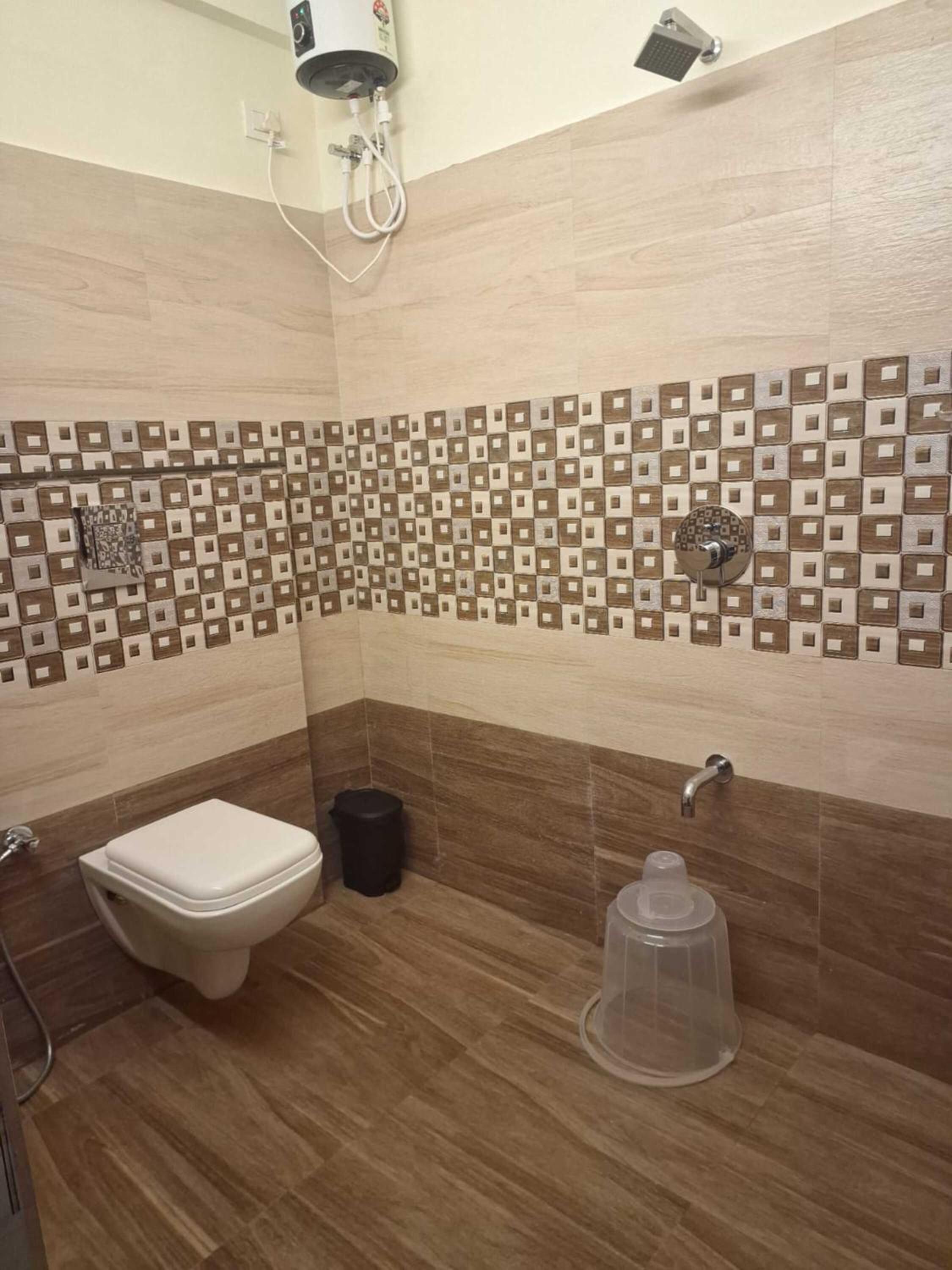 Budget Double Room - Photo 6