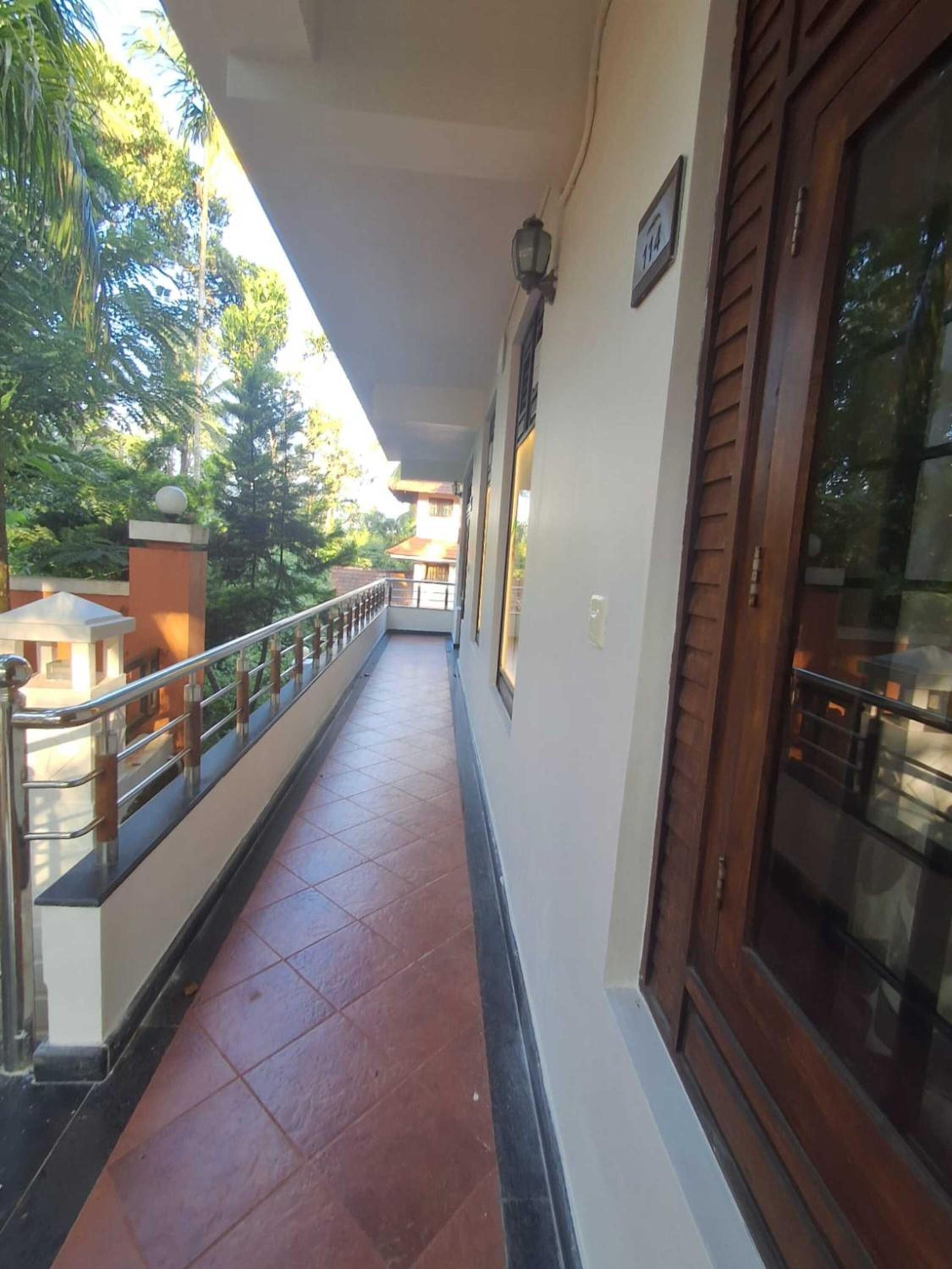 Budget Double Room - Photo 14