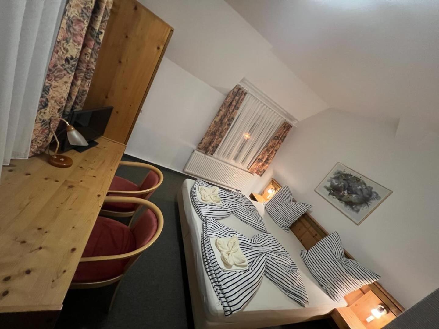Double Room with Private Bathroom photo 2