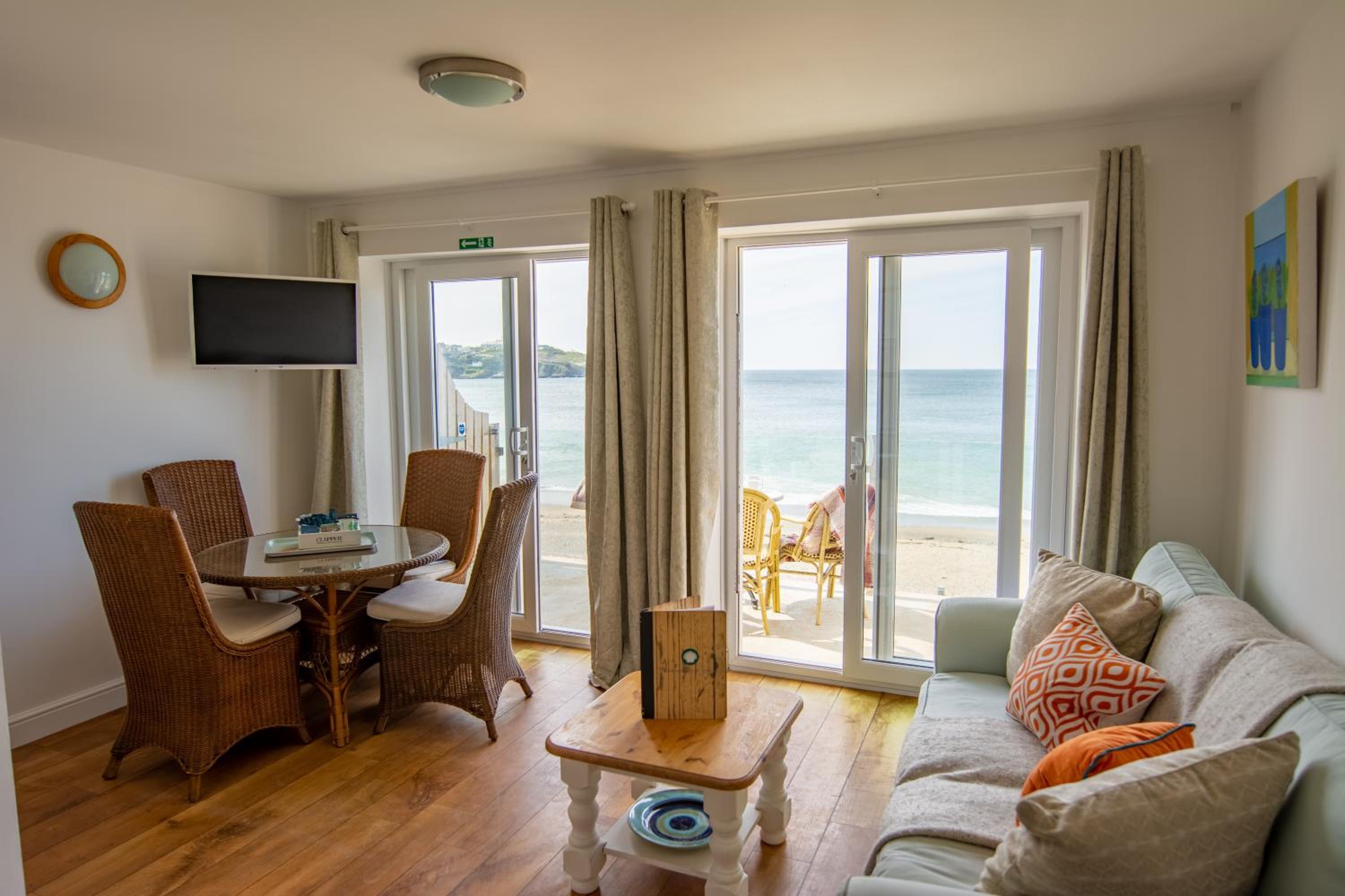 Two-Bedroom Apartment with Balcony photo 3
