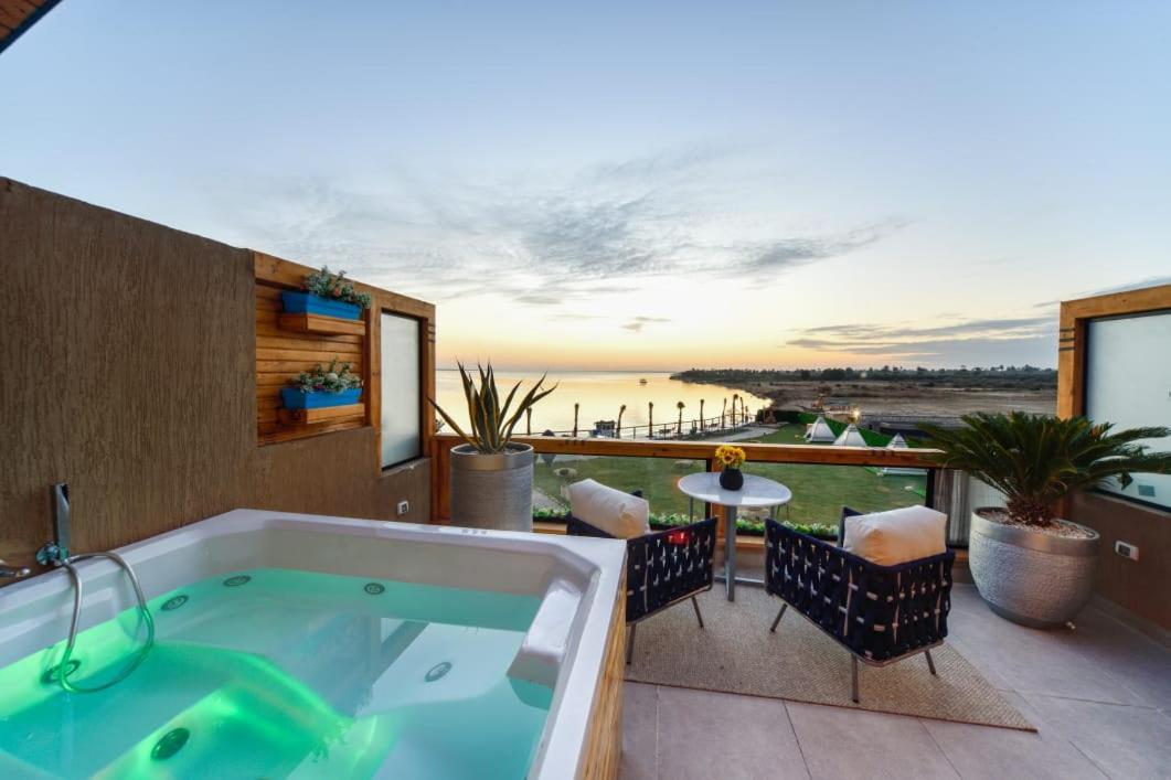 Suite with Lake View photo 2