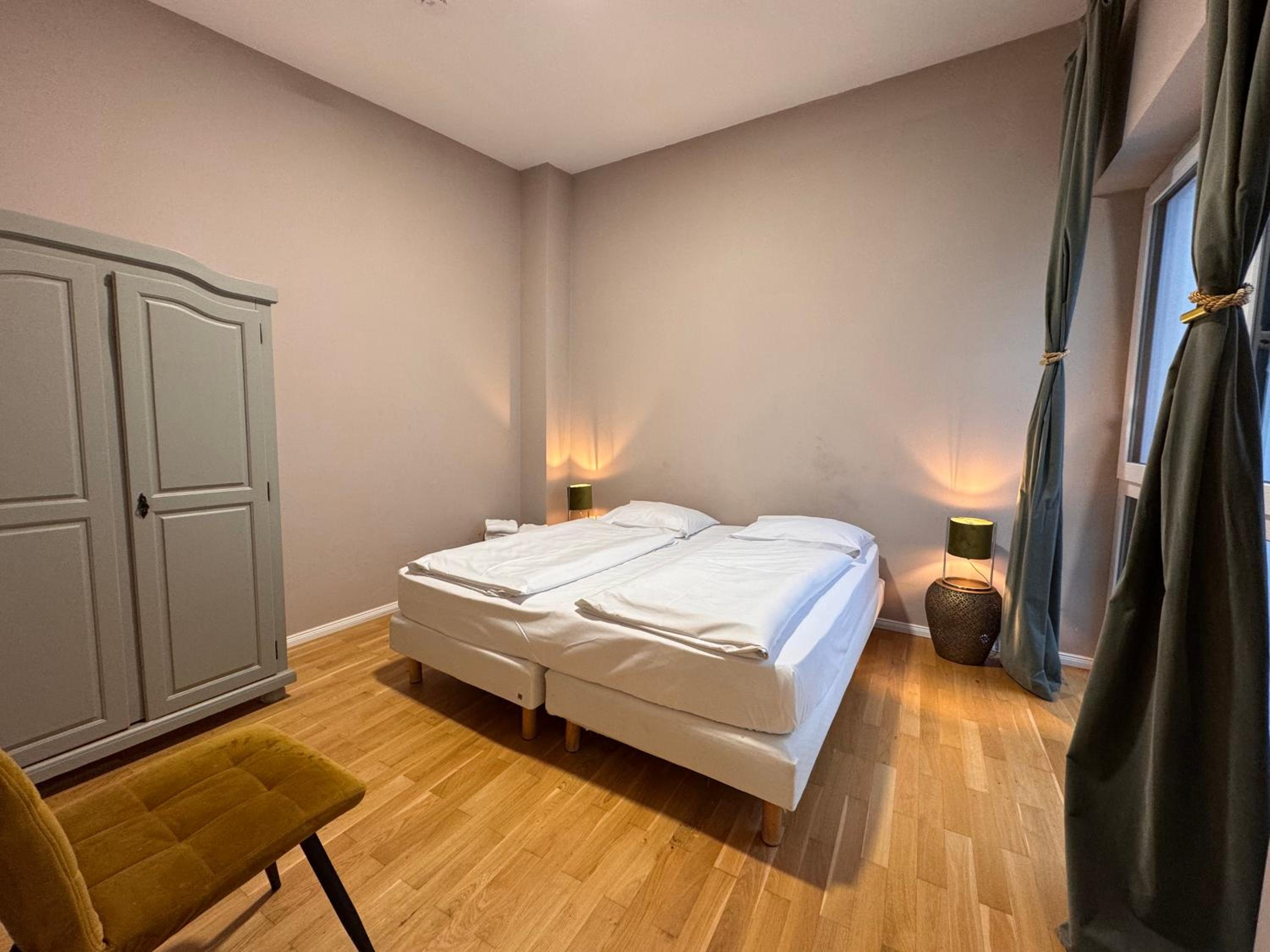 Two-Bedroom Apartment - Photo 9