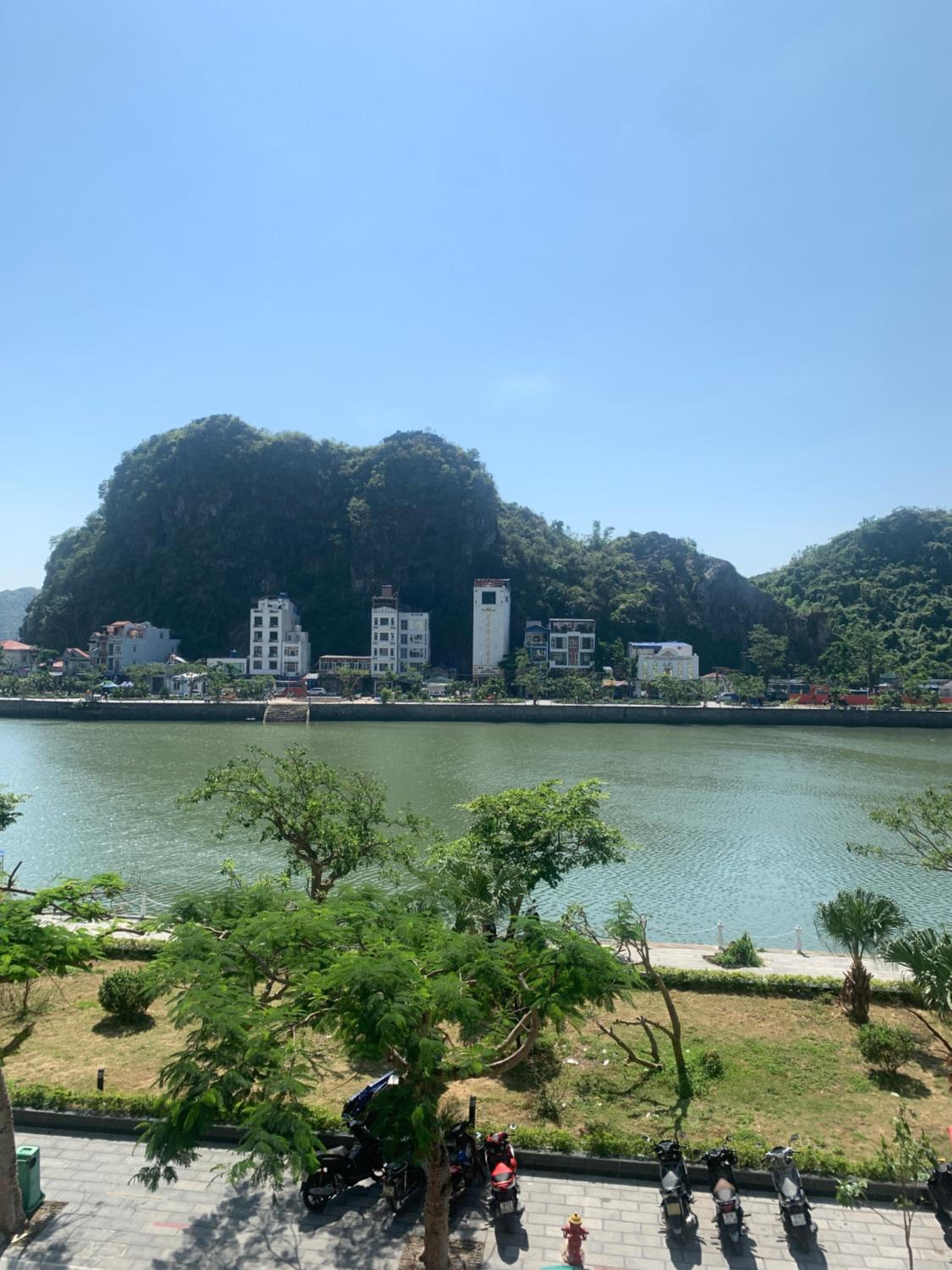 Quadruple Room with Lake View photo 3