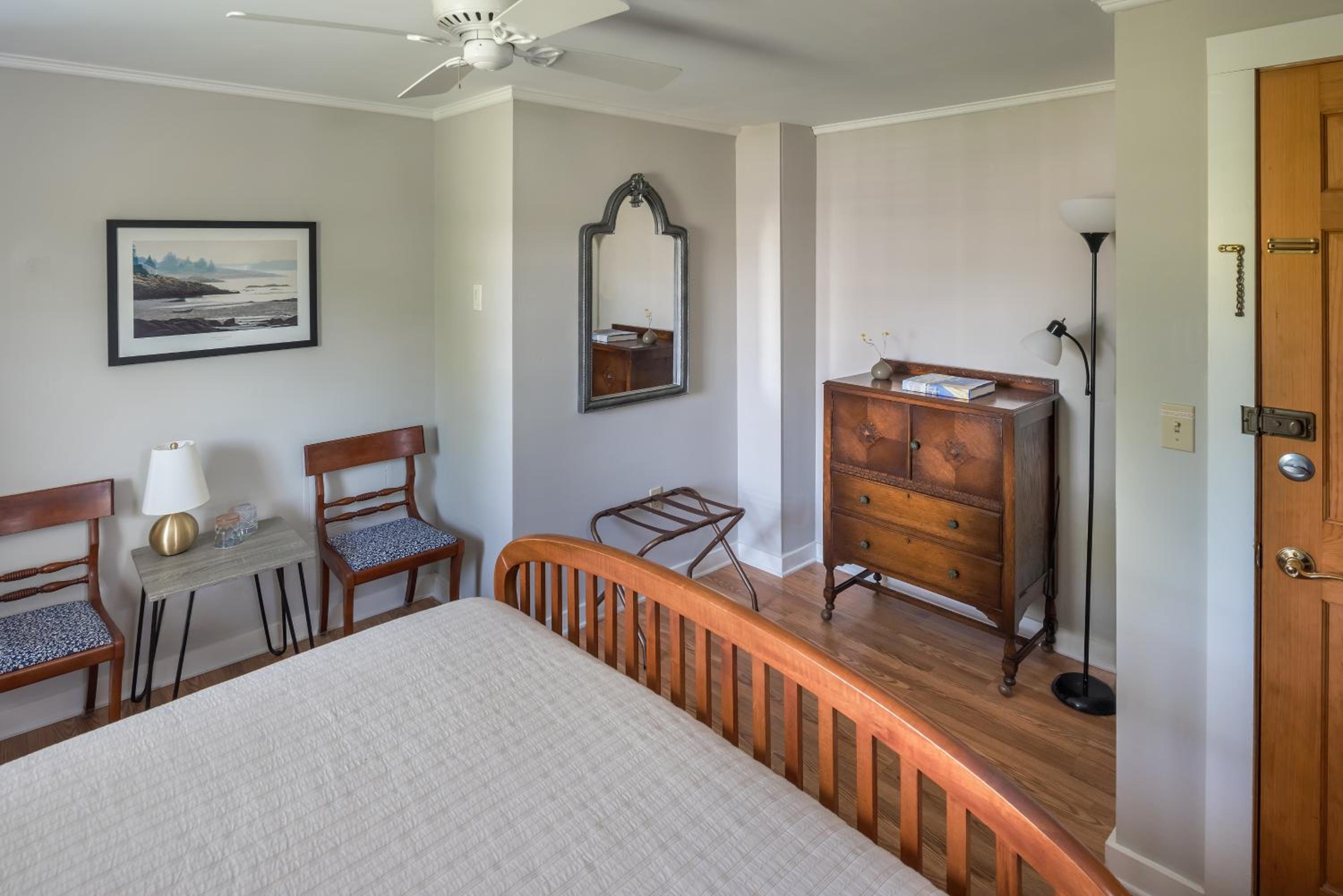 Deluxe Queen Room with Garden View