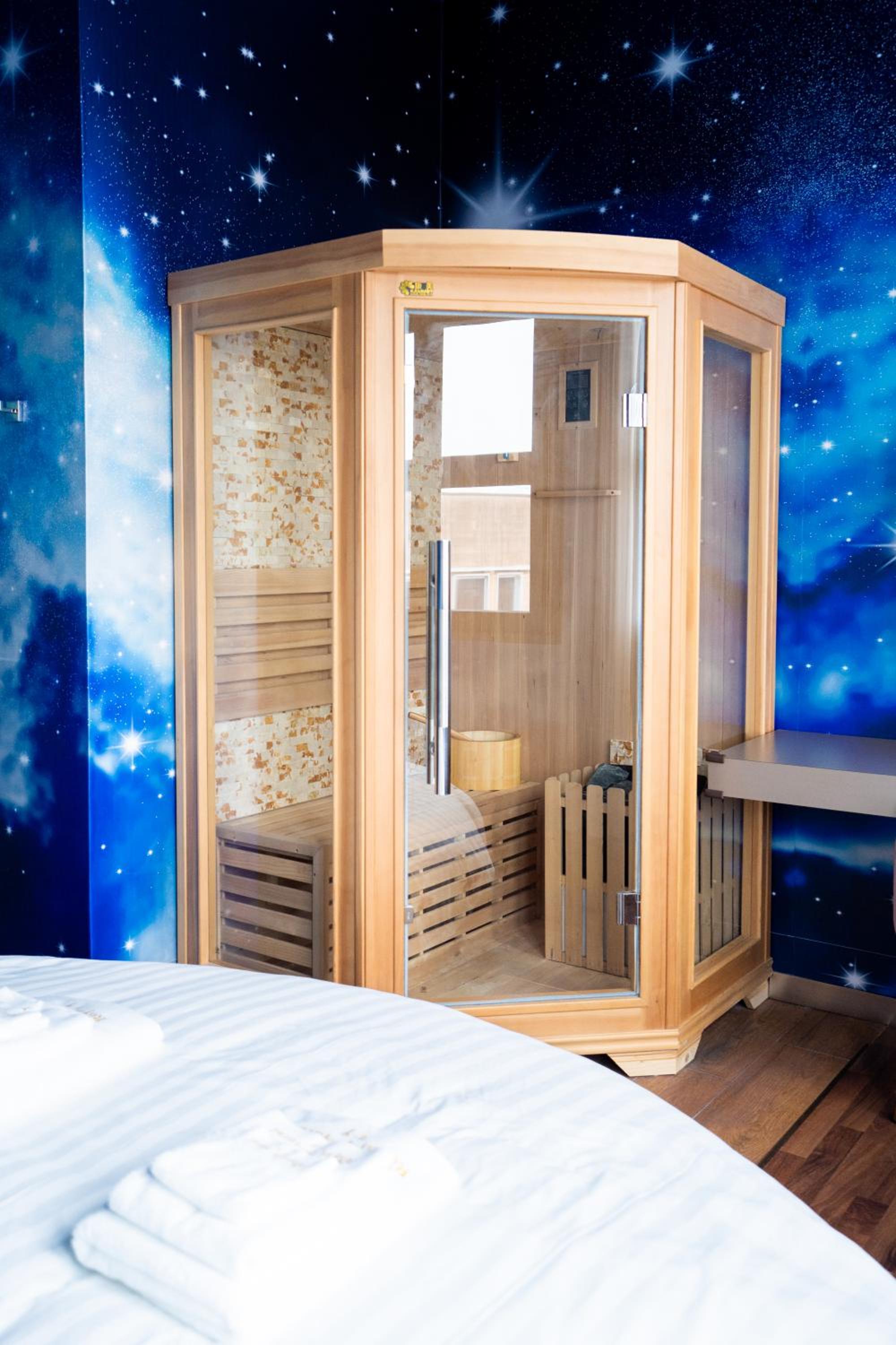Suite with Sauna - Photo 7
