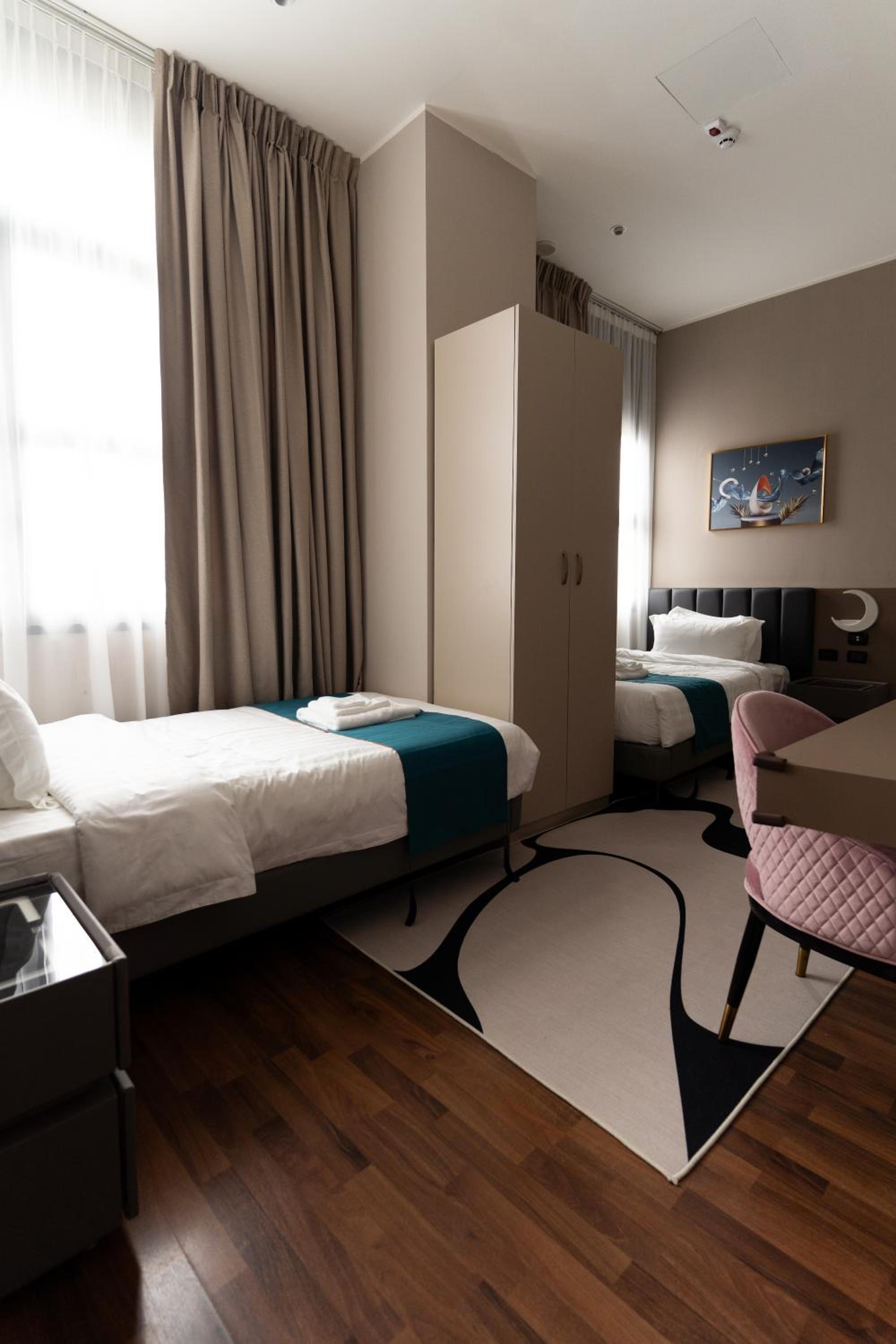 Twin Room - Photo 4